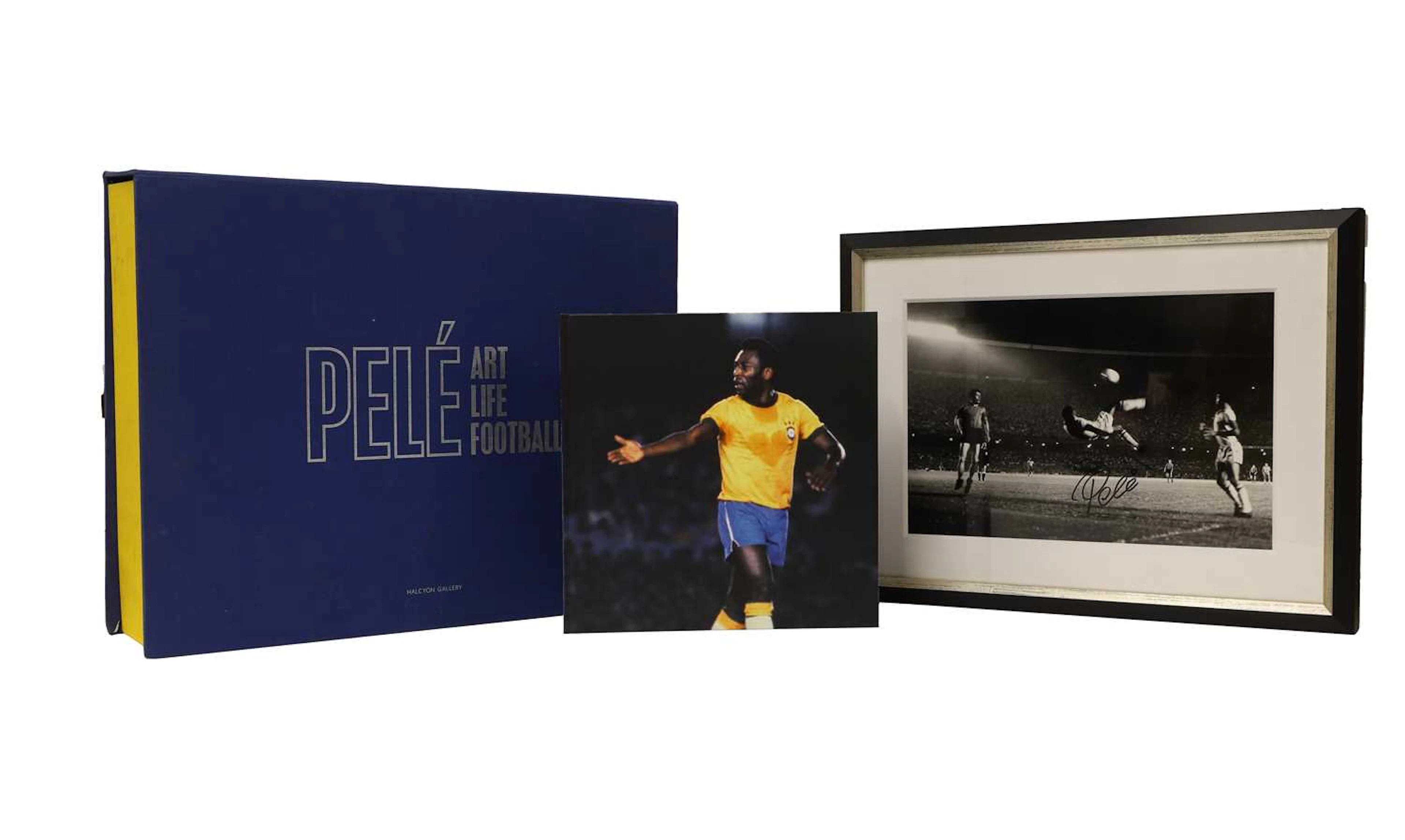 Signed Pele photograph