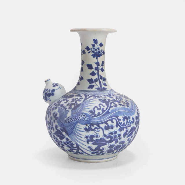 A Chinese blue and white kendi Wanli (1573-1620)