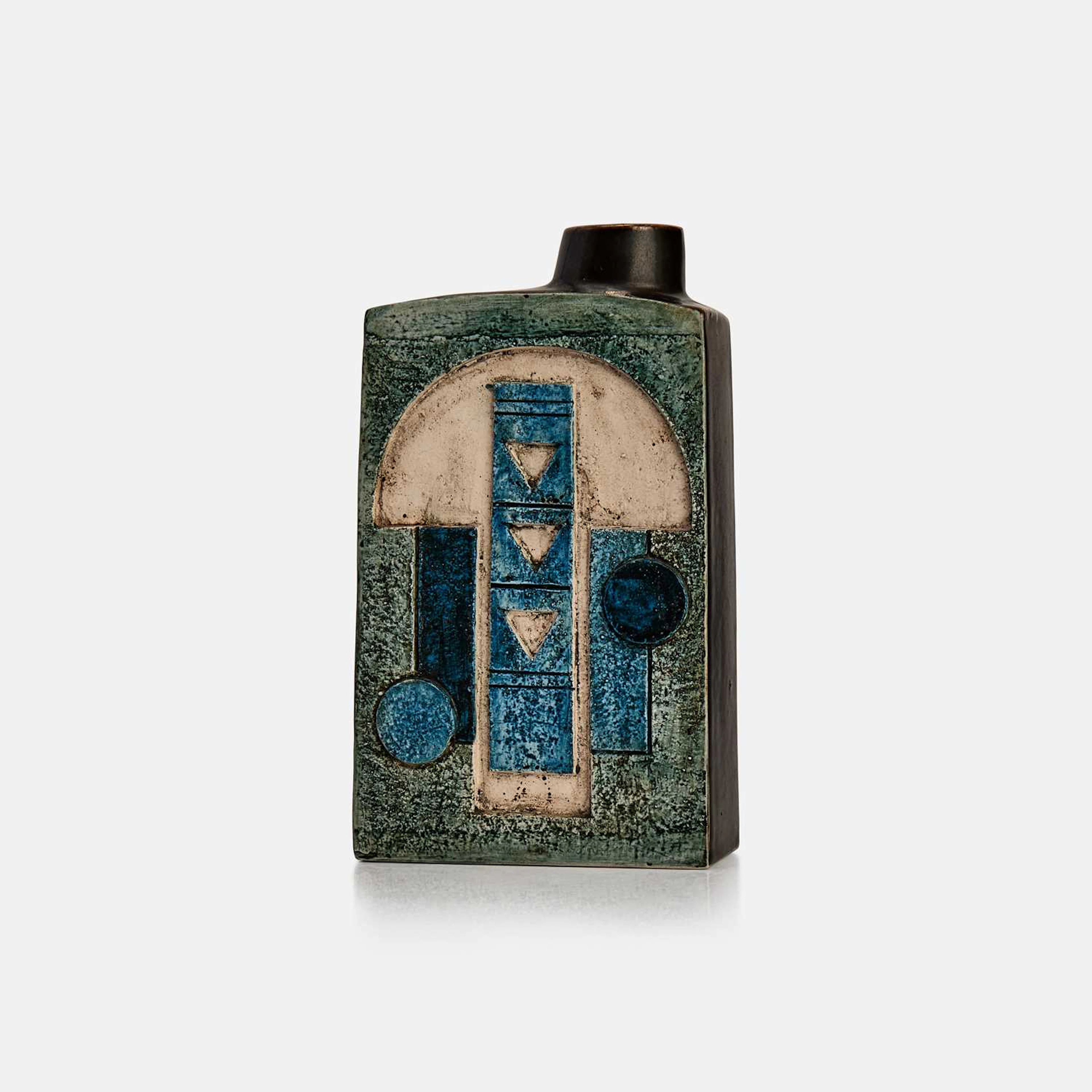 Avril Bennett for Troika Pottery a 'Chimney' vase
