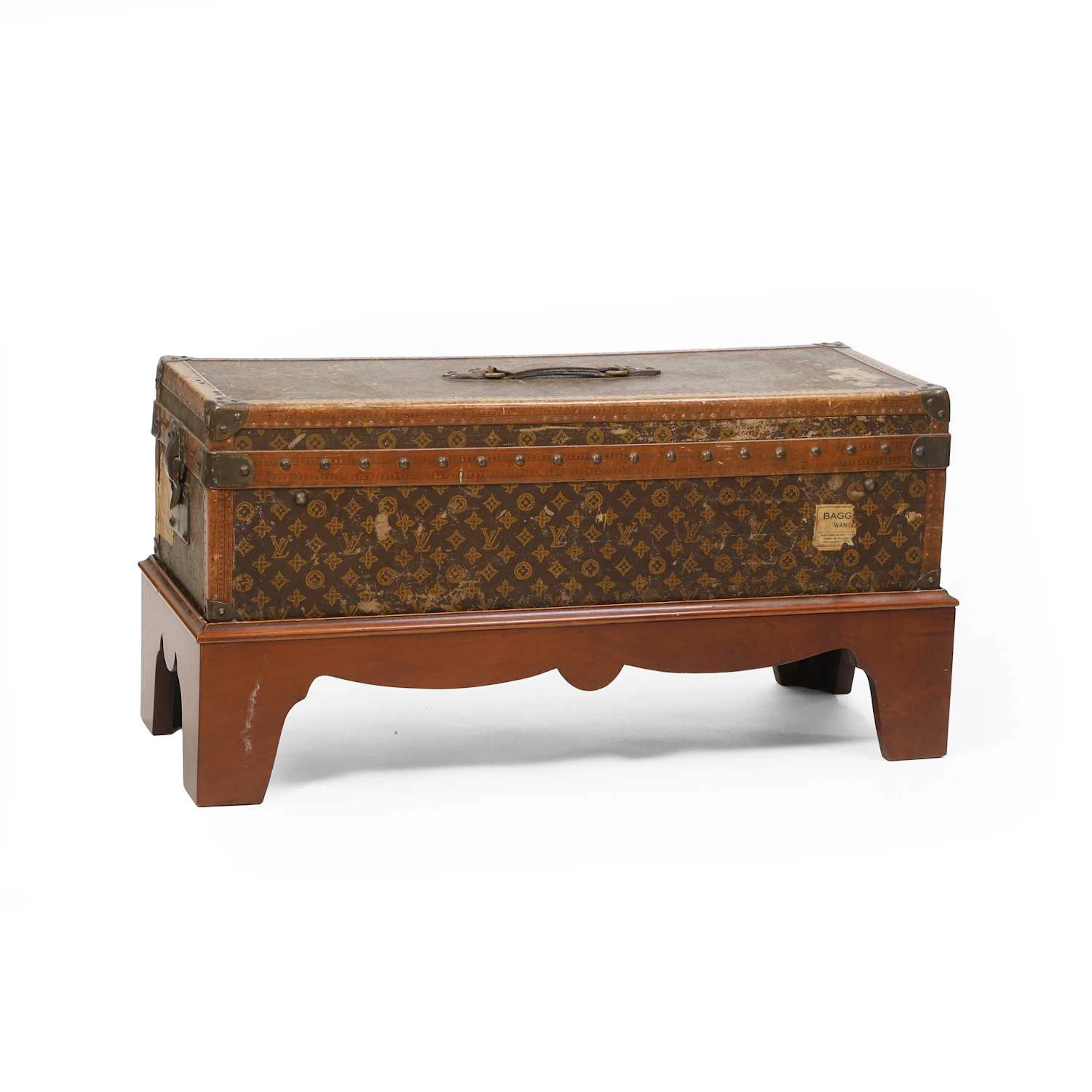 Louis Vuitton a monogram canvas library trunk