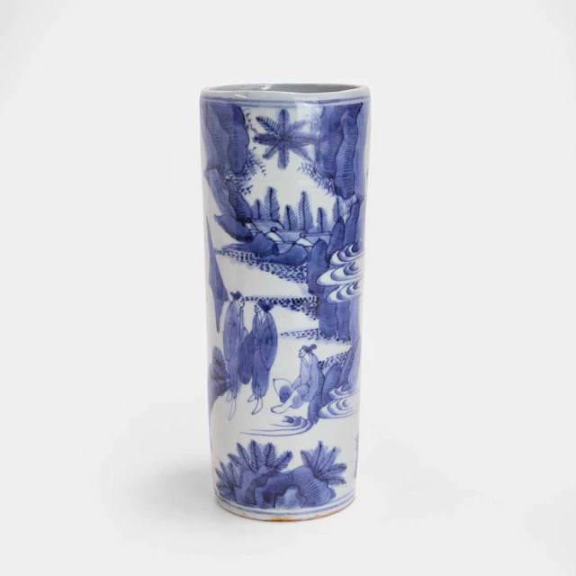 A Japanese Arita blue and white vase Edo period (1603-1868)