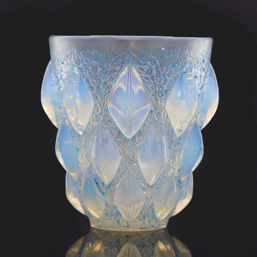 René Lalique (French, 1860-1945) a 'Rampillon' vase, No. 991, designed in 1927