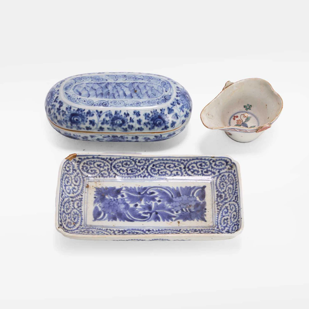 A collection of Chinese and Japanese porcelain 19th-20th century