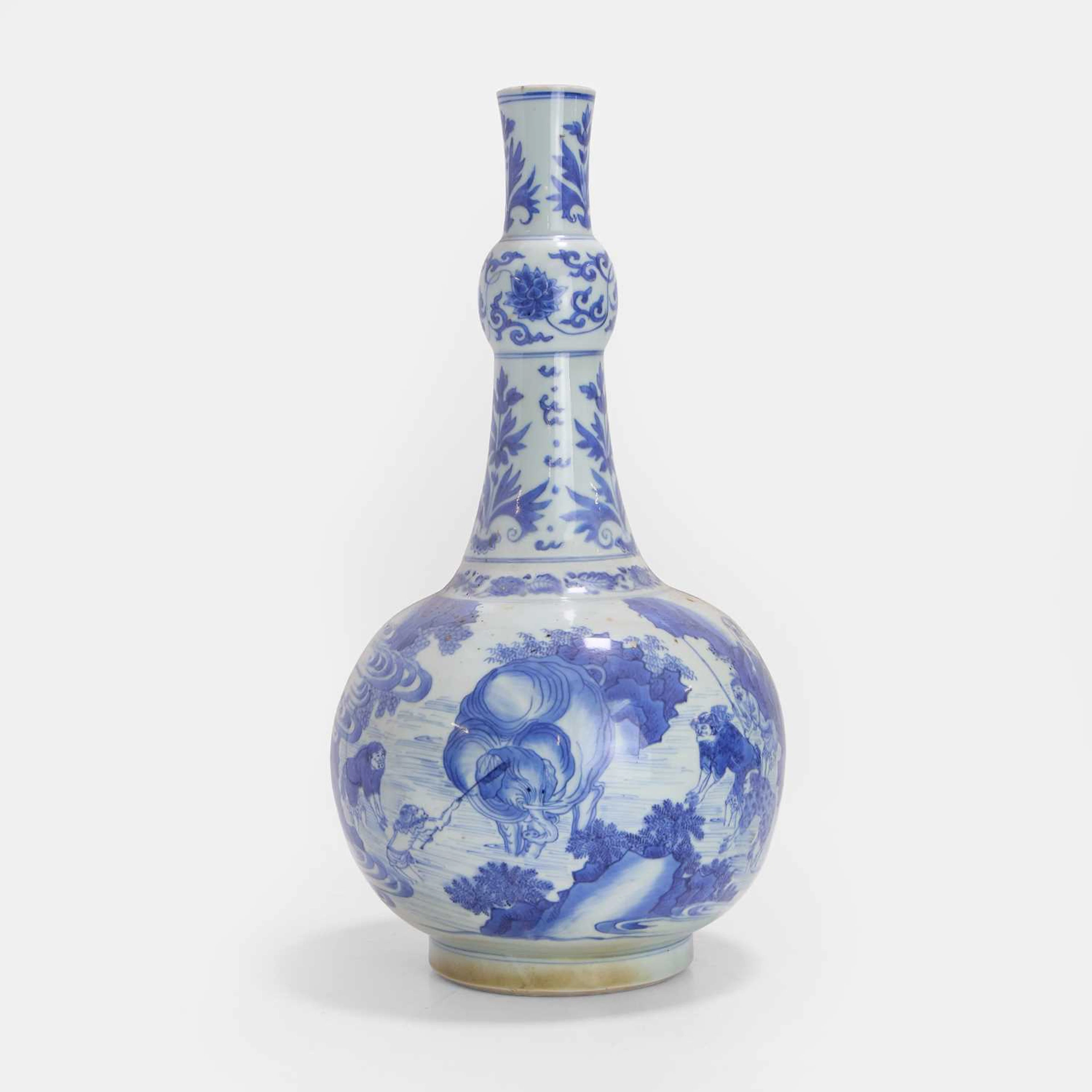 A Chinese blue and white garlic neck vase Chongzhen (1628-1644)