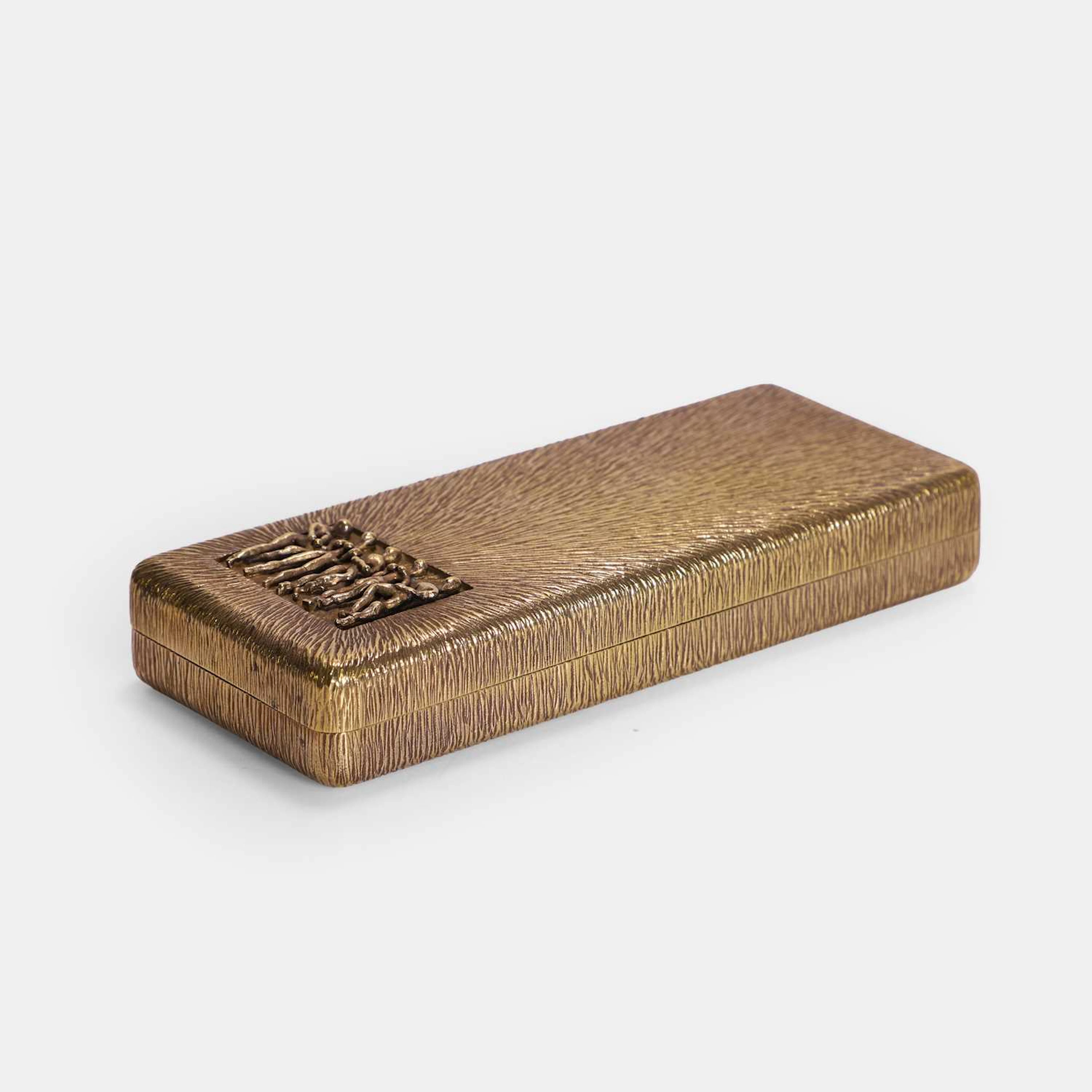 ▲ Stuart Devlin (Australian-British, 1931-2018) a silver-gilt cigarette