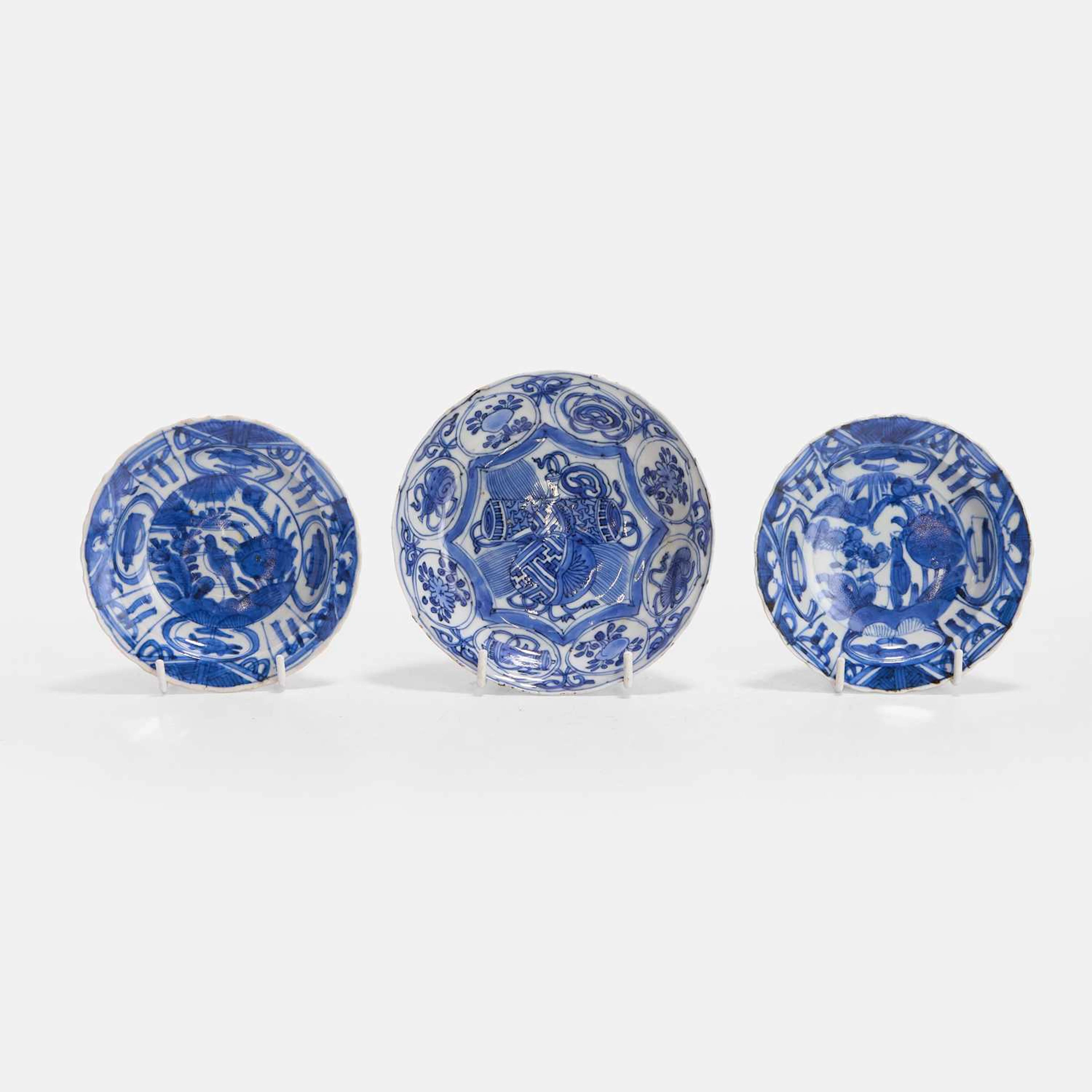 Three Chinese blue and white saucers Wanli (1573-1620)