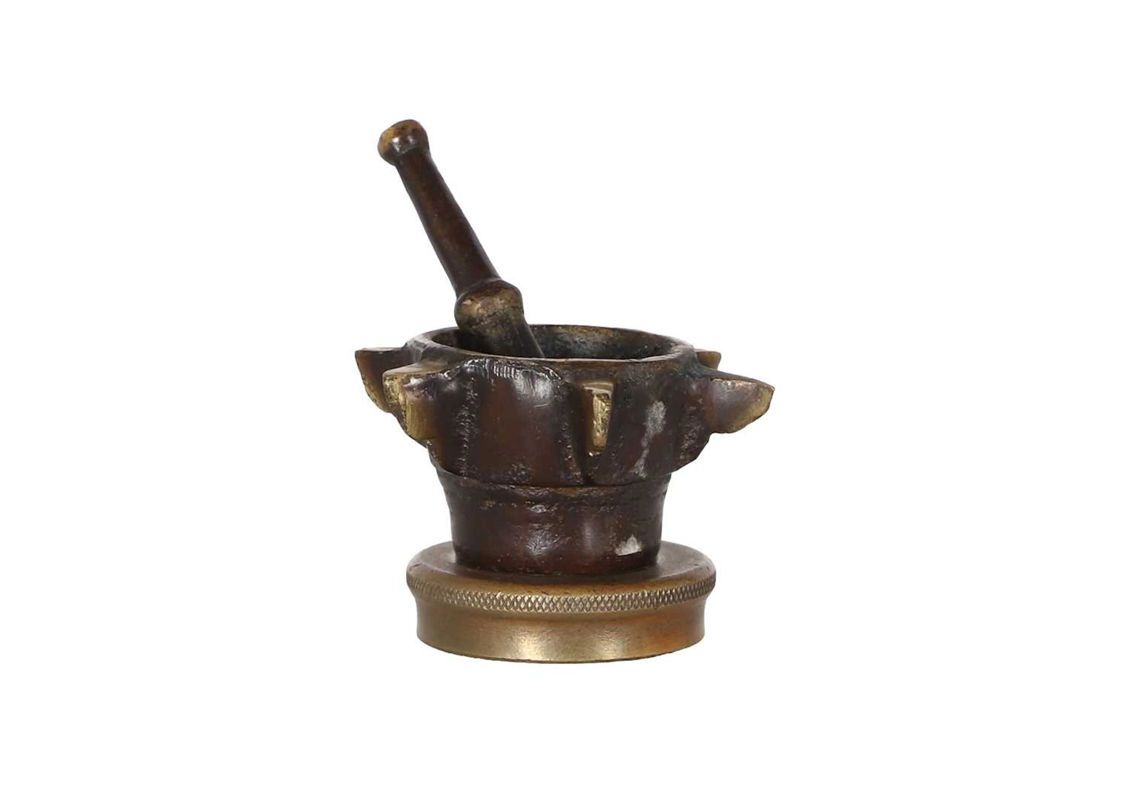 An antique bronze metal Spanish Colonial Mortar and Pestle 16th / 17th century