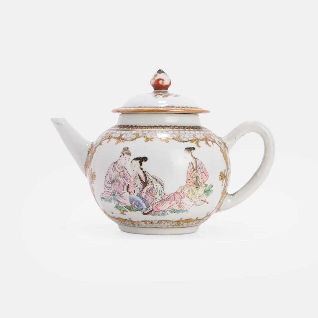 A Chinese famille rose teapot and cover Qianlong (1736-1795)