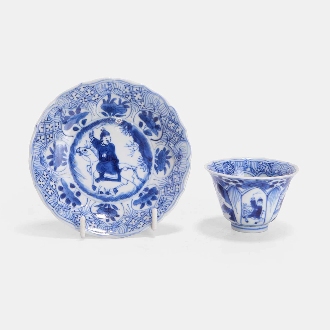 A Chinese blue and white teacup and saucer Kangxi (1662-1722)