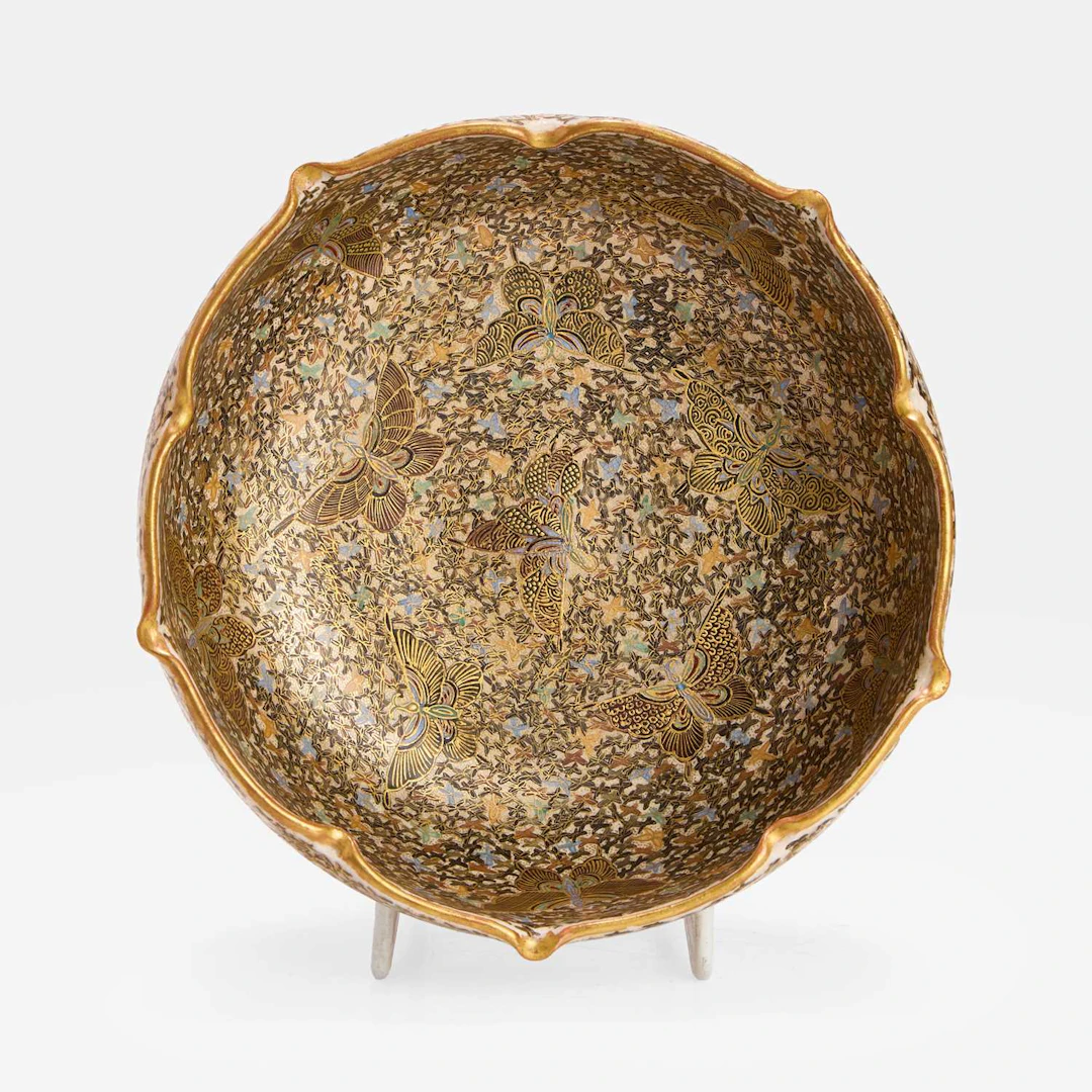 A Japanese Satsuma ware bowl Meiji period (1868-1912)