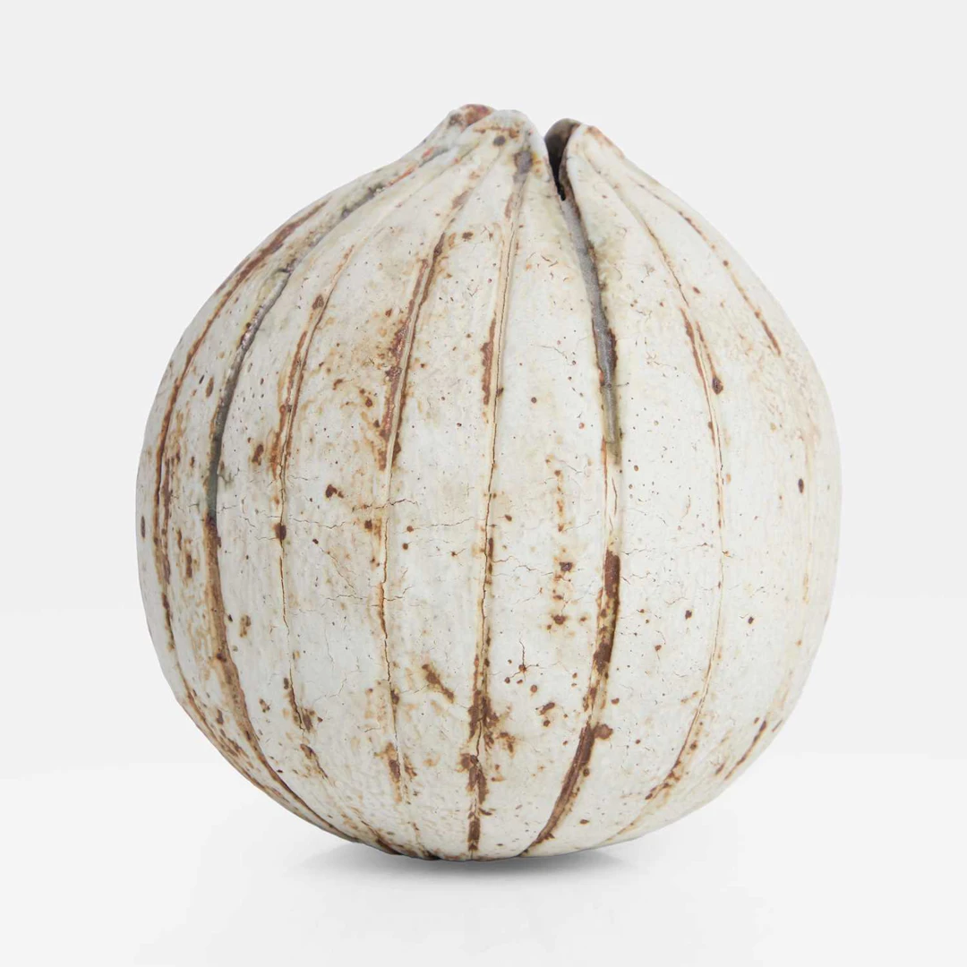 ▲ Alan Wallwork (British, 1931-2019) a seed-pod vessel