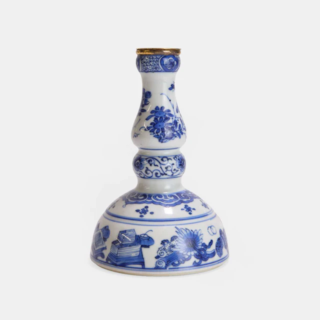 A Chinese blue and white candlestick Kangxi (1662-1722)