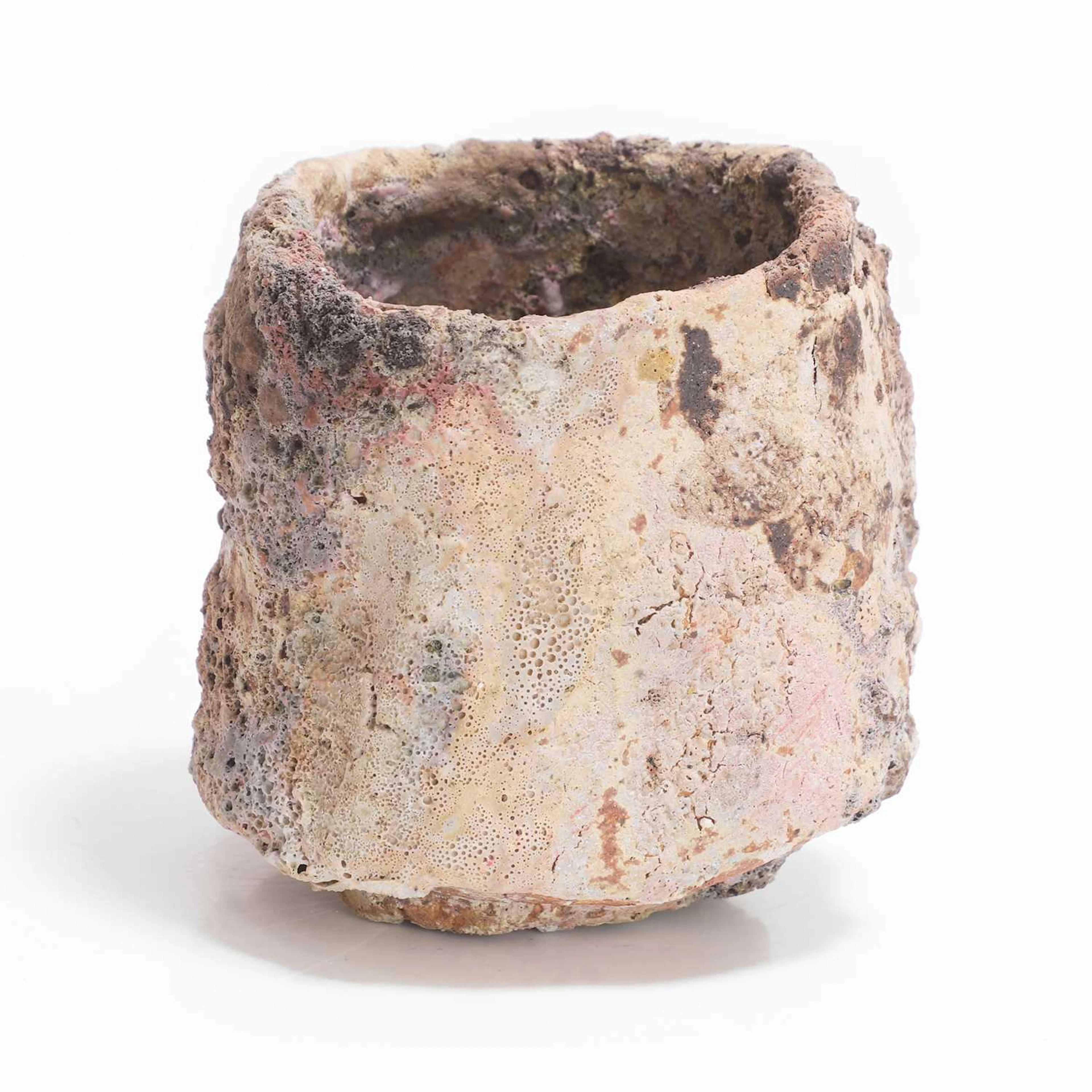 ▲ Ewen Henderson (British, 1934-2000) a tea bowl