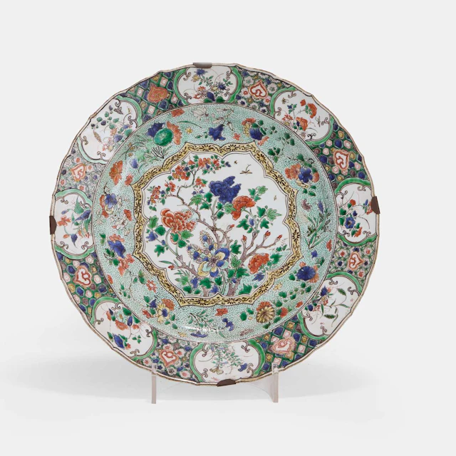 A Chinese famille verte charger Kangxi (1662-1722)