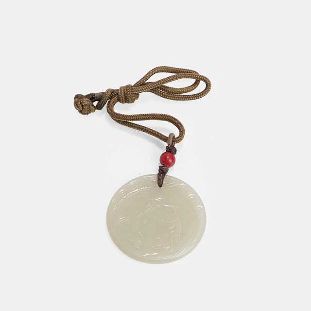 A Chinese jade pendant Qing dynasty (1644-1911)