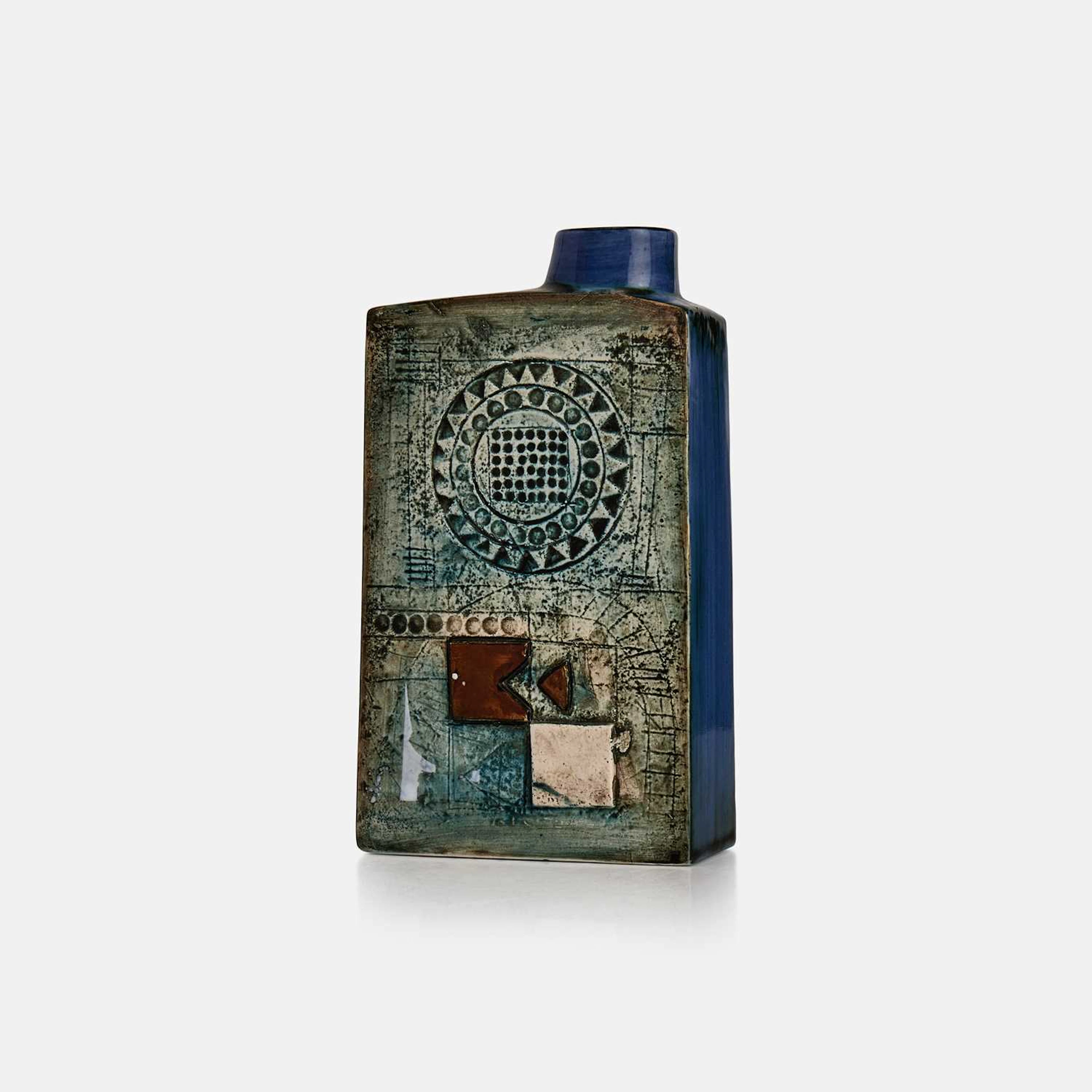 Honor Curtis for Troika Pottery a 'Chimney' vase