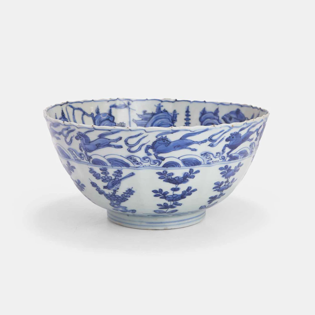 A Chinese Kraak blue and white bowl Wanli (1573-1620)
