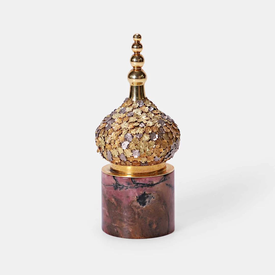 ▲ Stuart Devlin (Australian-British, 1931-2018) an 18ct gold and rhodonite box