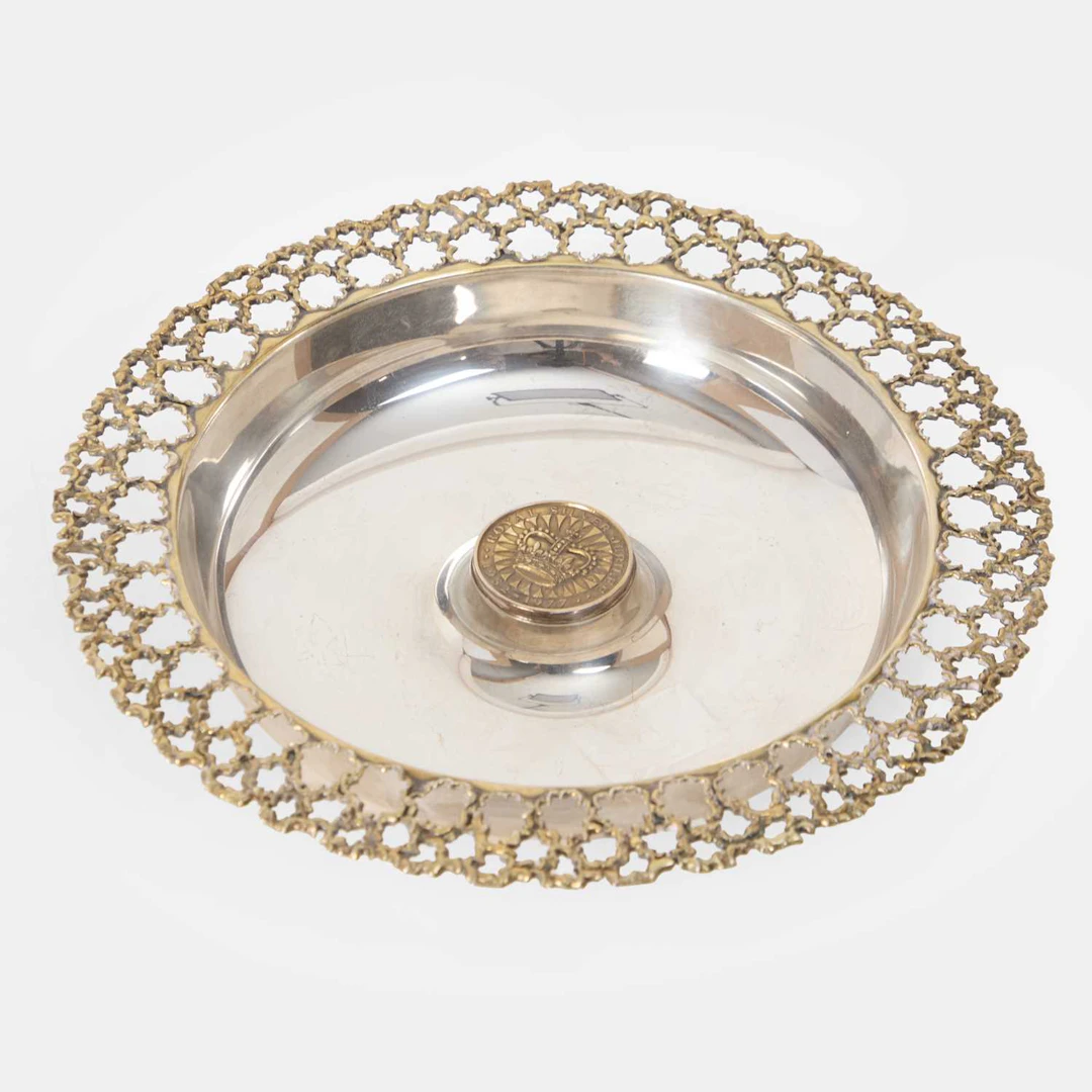 ▲ Stuart Devlin (Australian-British, 1931-2018) a silver and silver-gilt