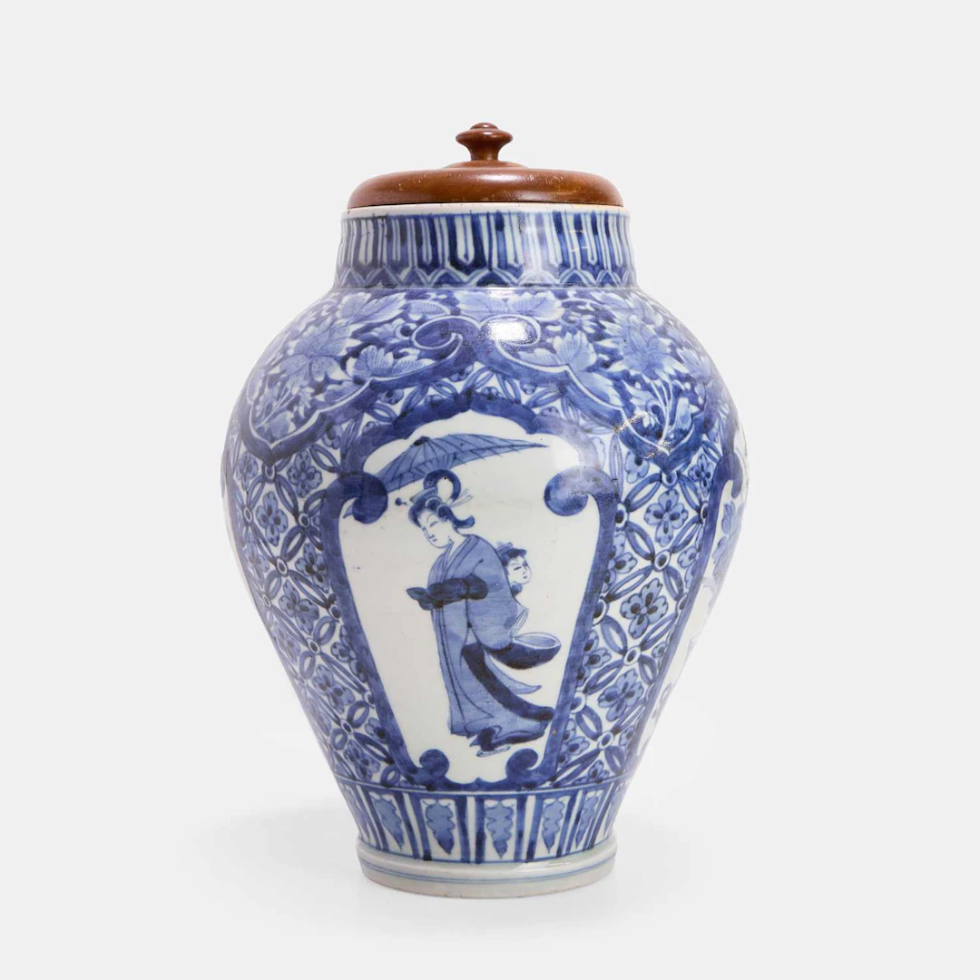 A Japanese Arita blue and white vase Edo period (1603-1868)