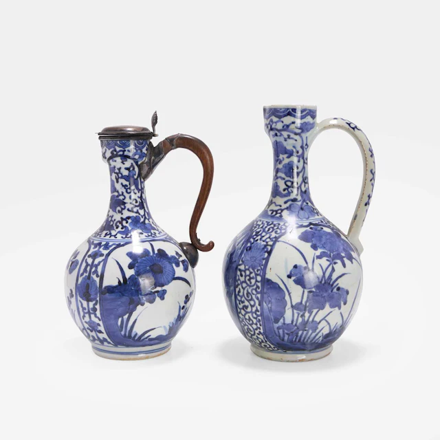 Two Japanese Arita blue and white ewers Edo period (1603-1868)
