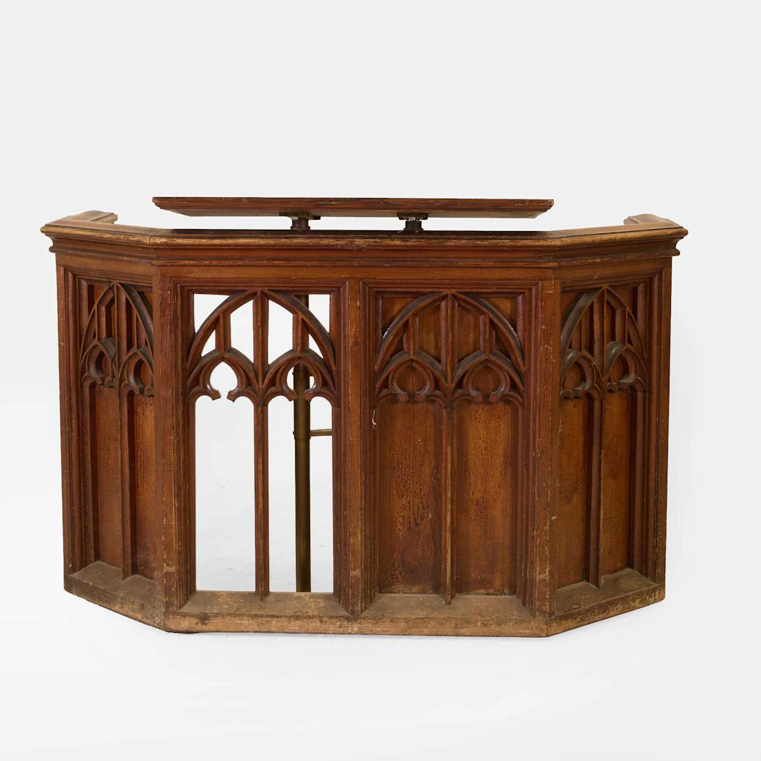 Gothic Revival a pulpit