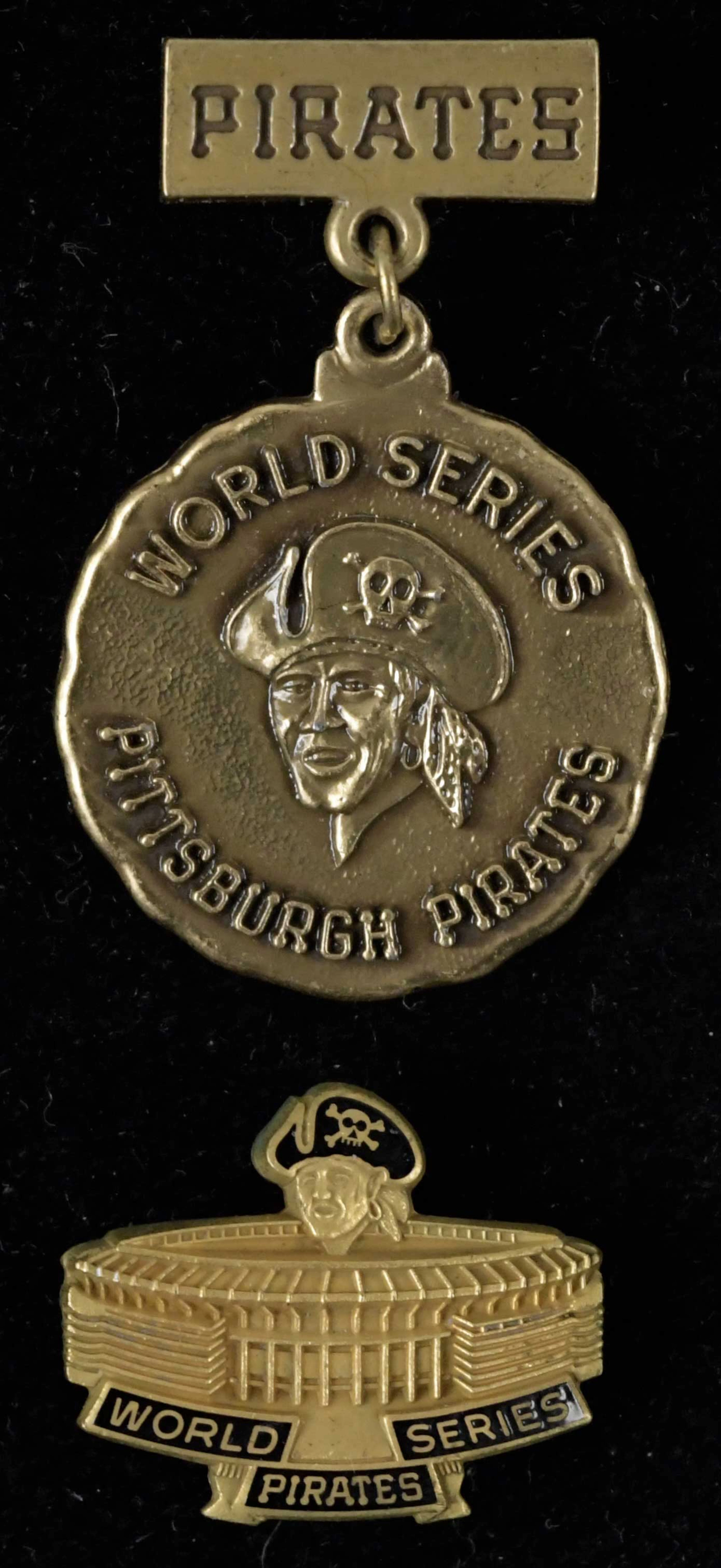 Pittsburgh Pirates 1971 and 1979 World Series press pins (NM-NM/MT)