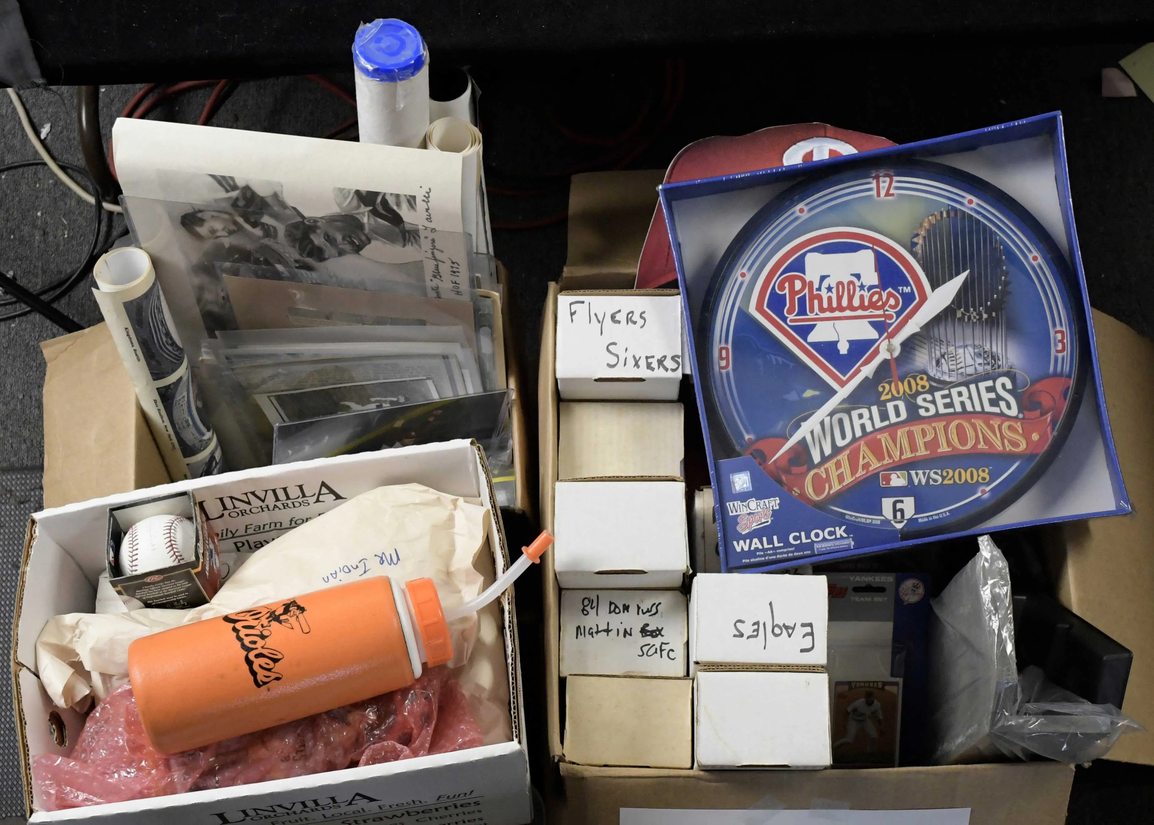 "Breakdown value lot of vintage & modern memorabilia