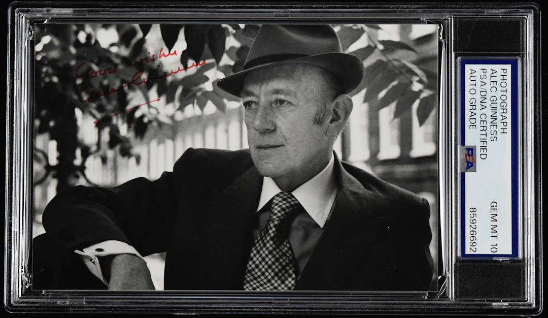"Alec Guinness autographed small photograph (PSA/DNA Gem...