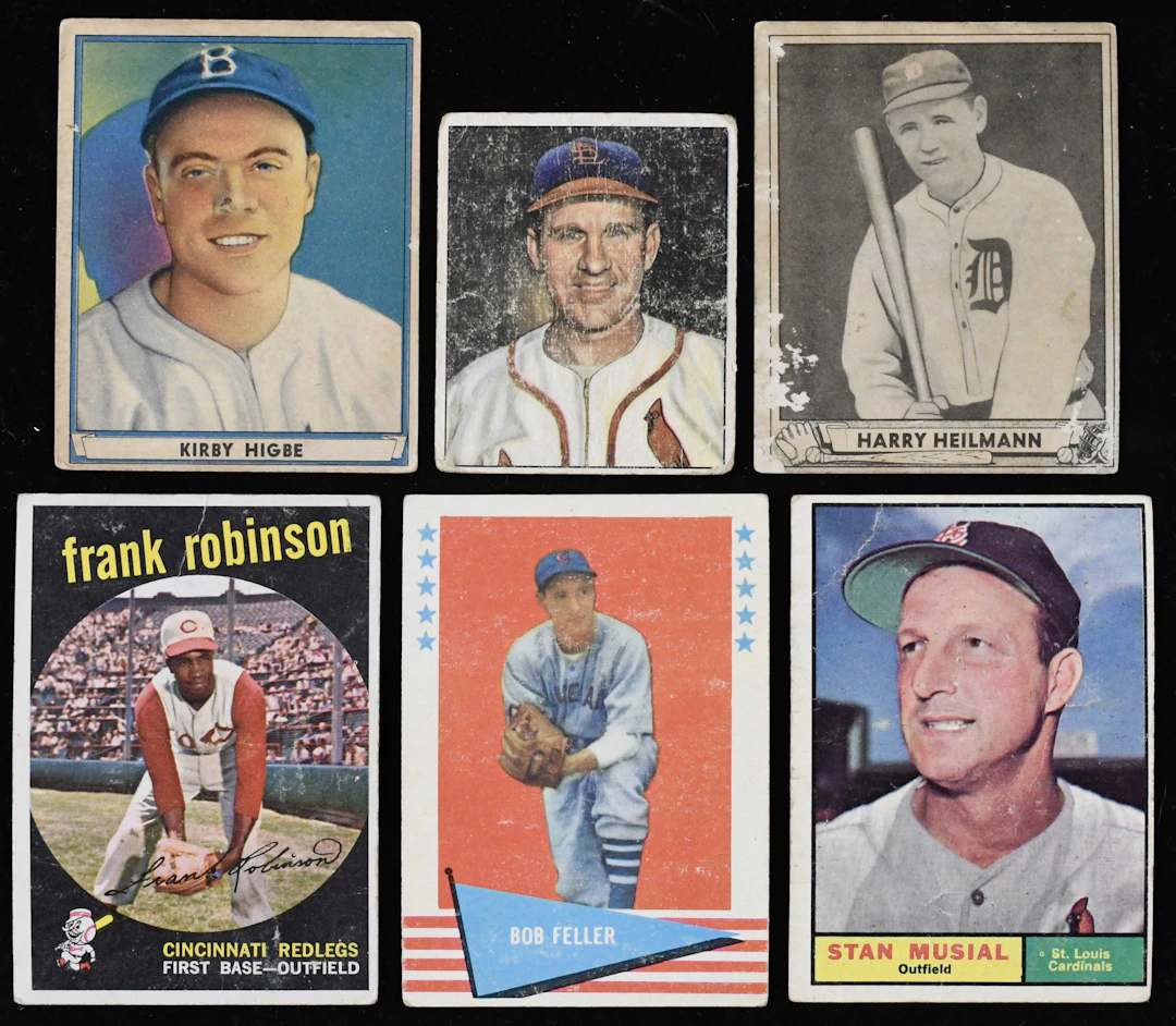 "Lot of (17) 1940-1961 baseball cards with HOFers