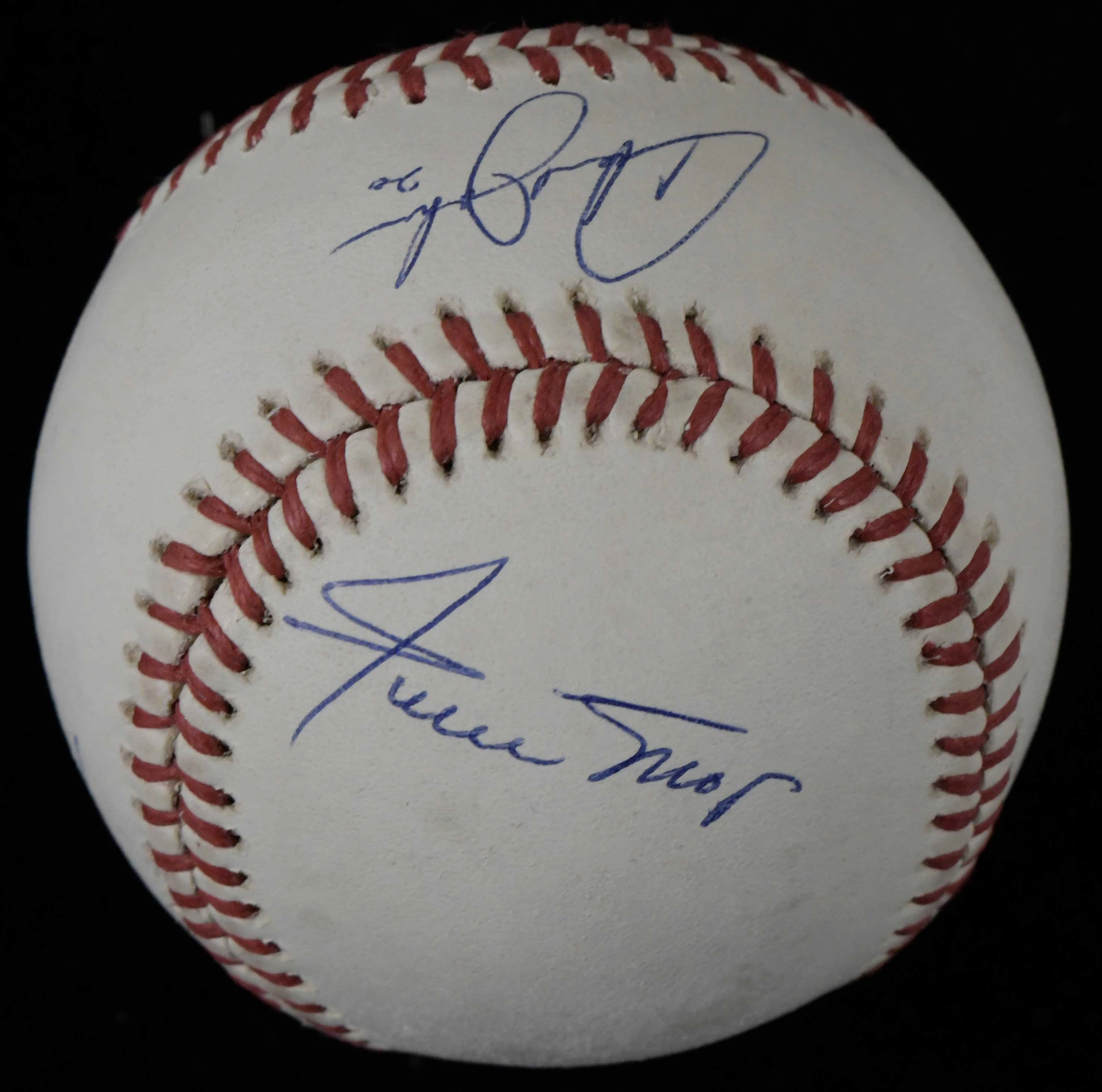 "30/30 Club multi-signed baseball with Mays and Bonds - JSA (EX)