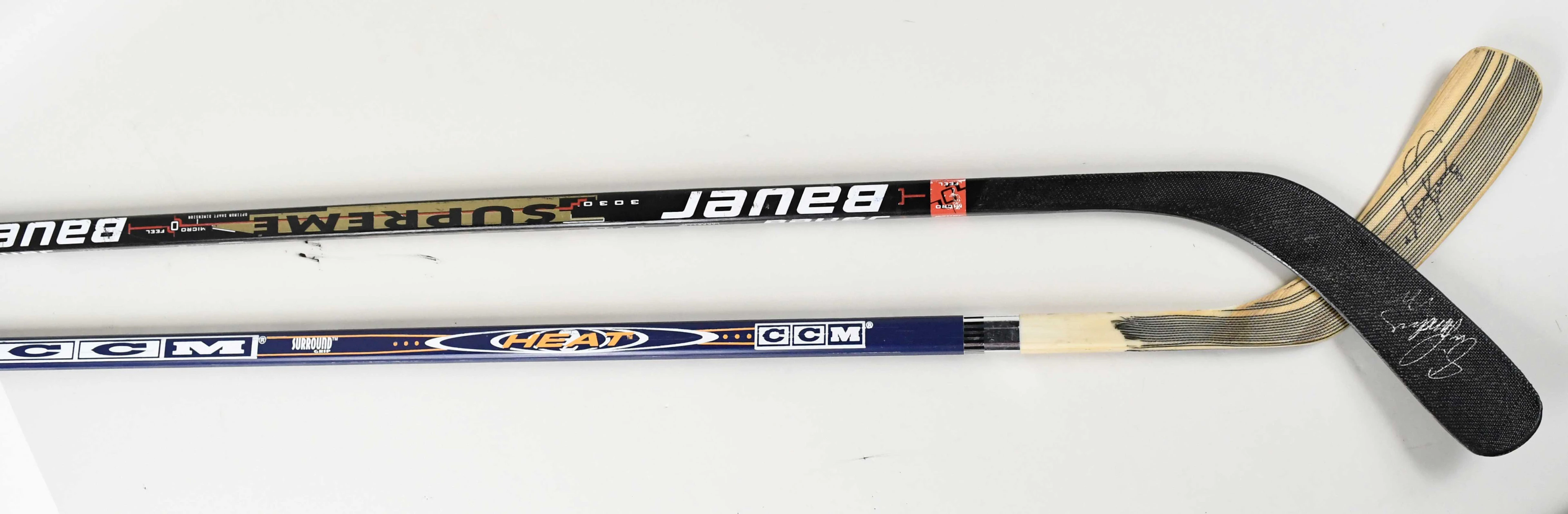 "Eric Lindros and Mark Recchi signed hockey sticks (EX/MT-NM)