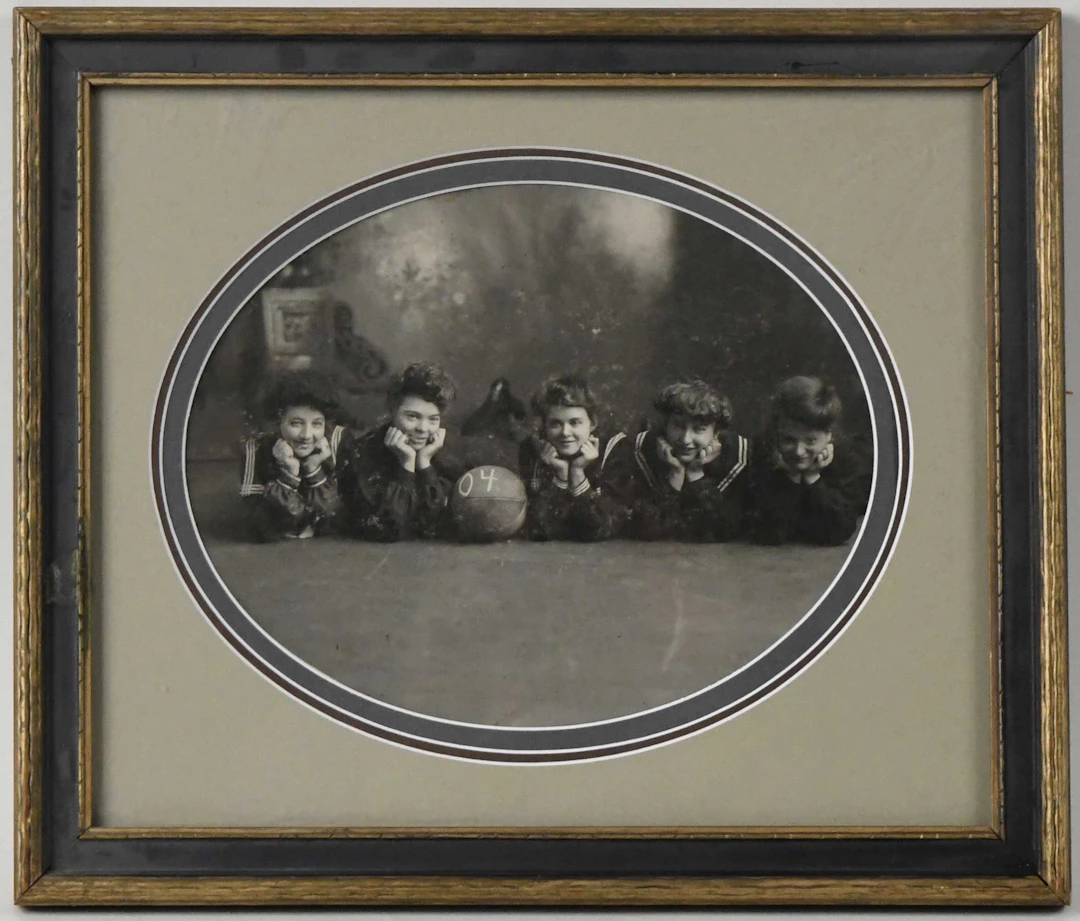 "1904 ladies basketball team photograph (EX/MT framed)