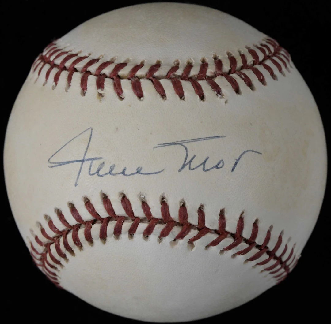 Willie Mays signed Rawlings ONL baseball (NM)