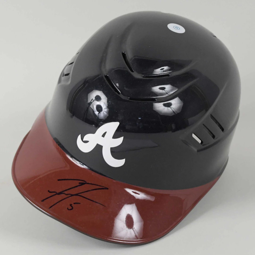 Freddie Freeman signed Atlanta Braves batting helmet (NM)