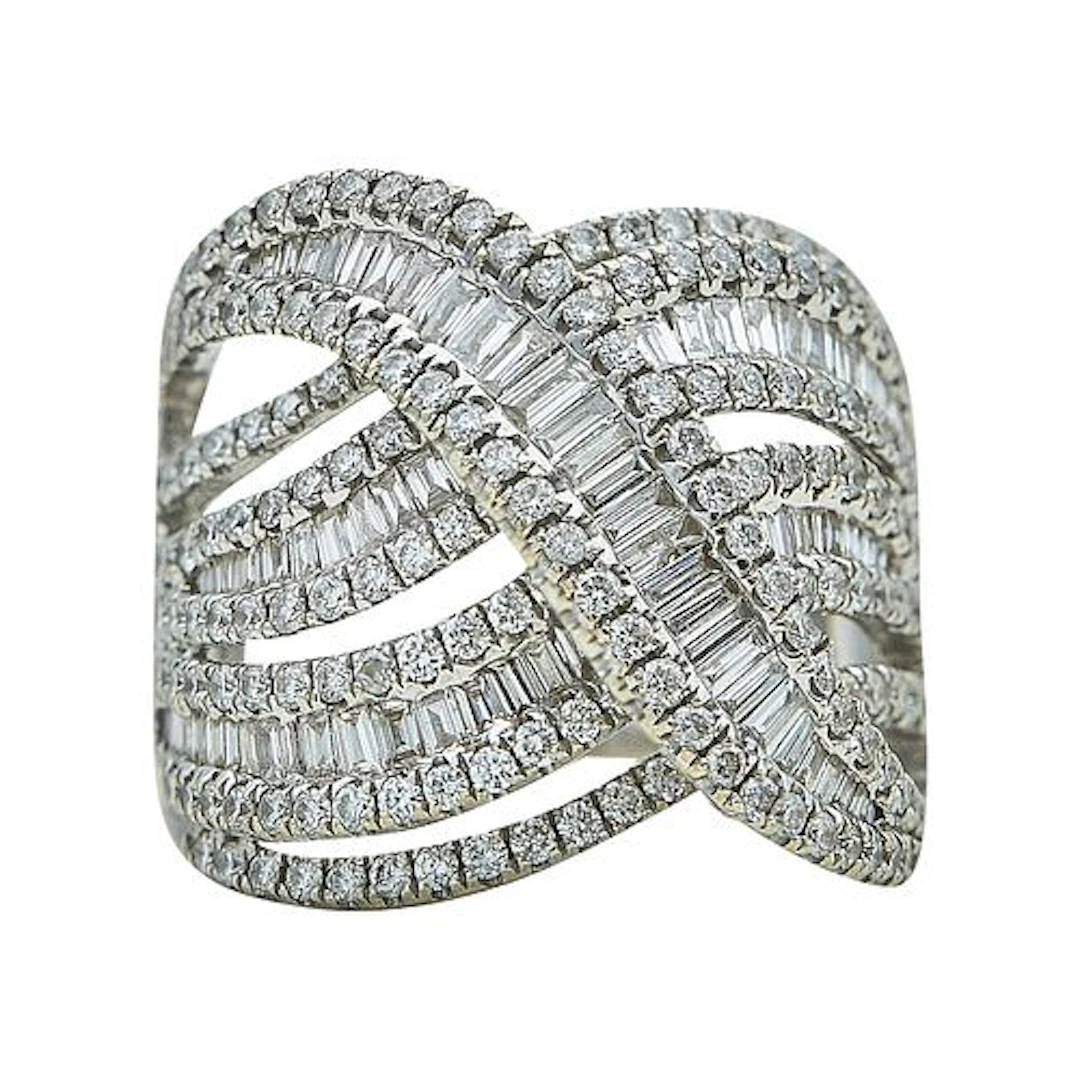 18K White Gold and Diamond Ring