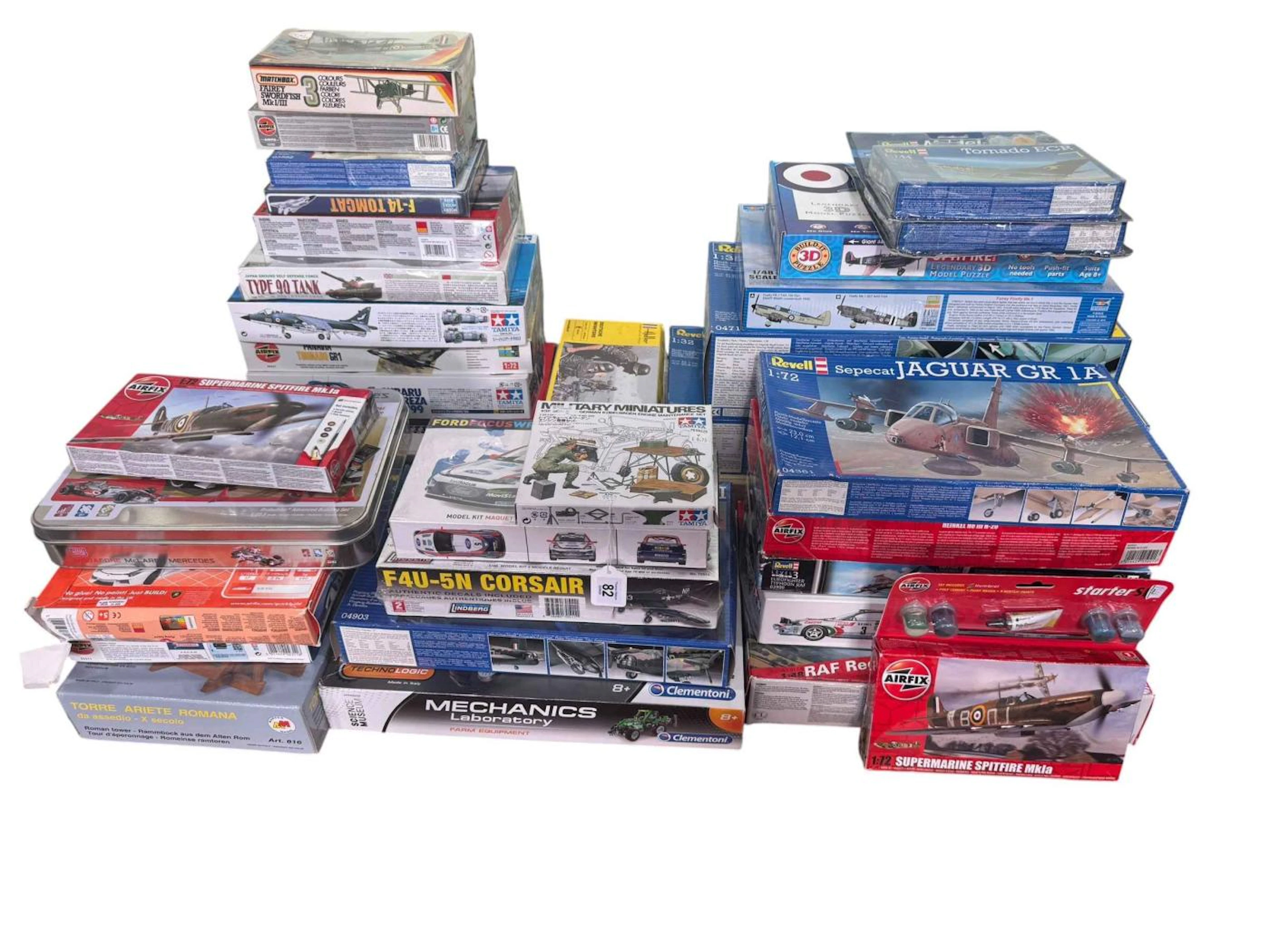 Good collection of boxed hobby model kits including Artesania Latina