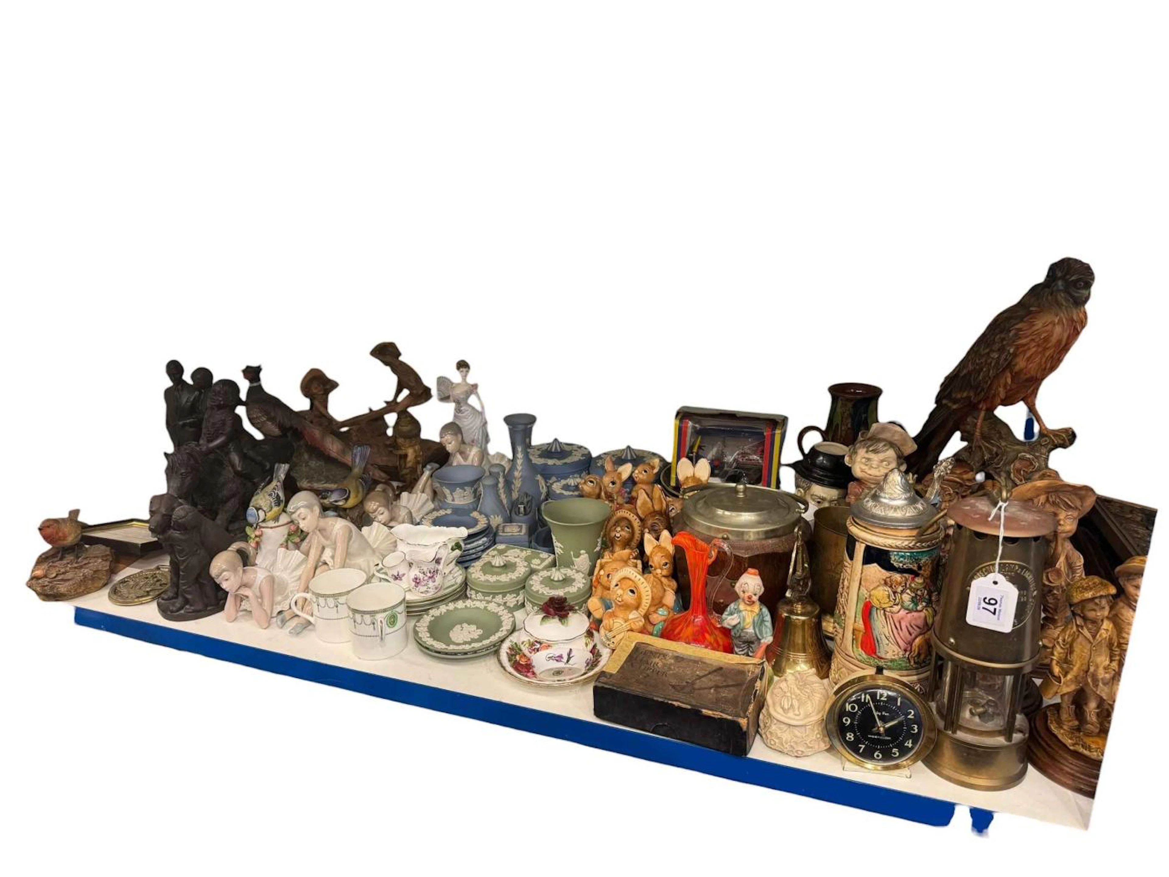 Decorative wares including Gullivers World figures, Marcus plaques