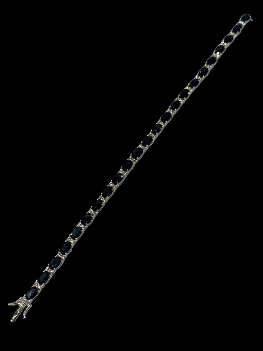 18 carat white gold sapphire and diamond bracelet, sapphires 14.80