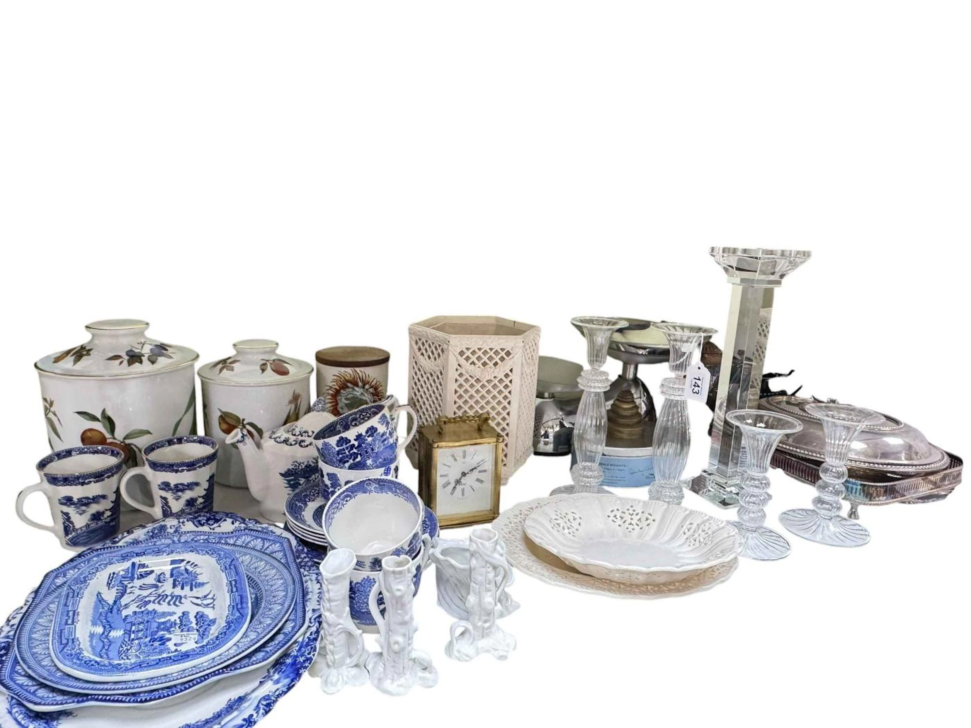 Two Worcester Evesham and Portmeirion storage jars, blue and white