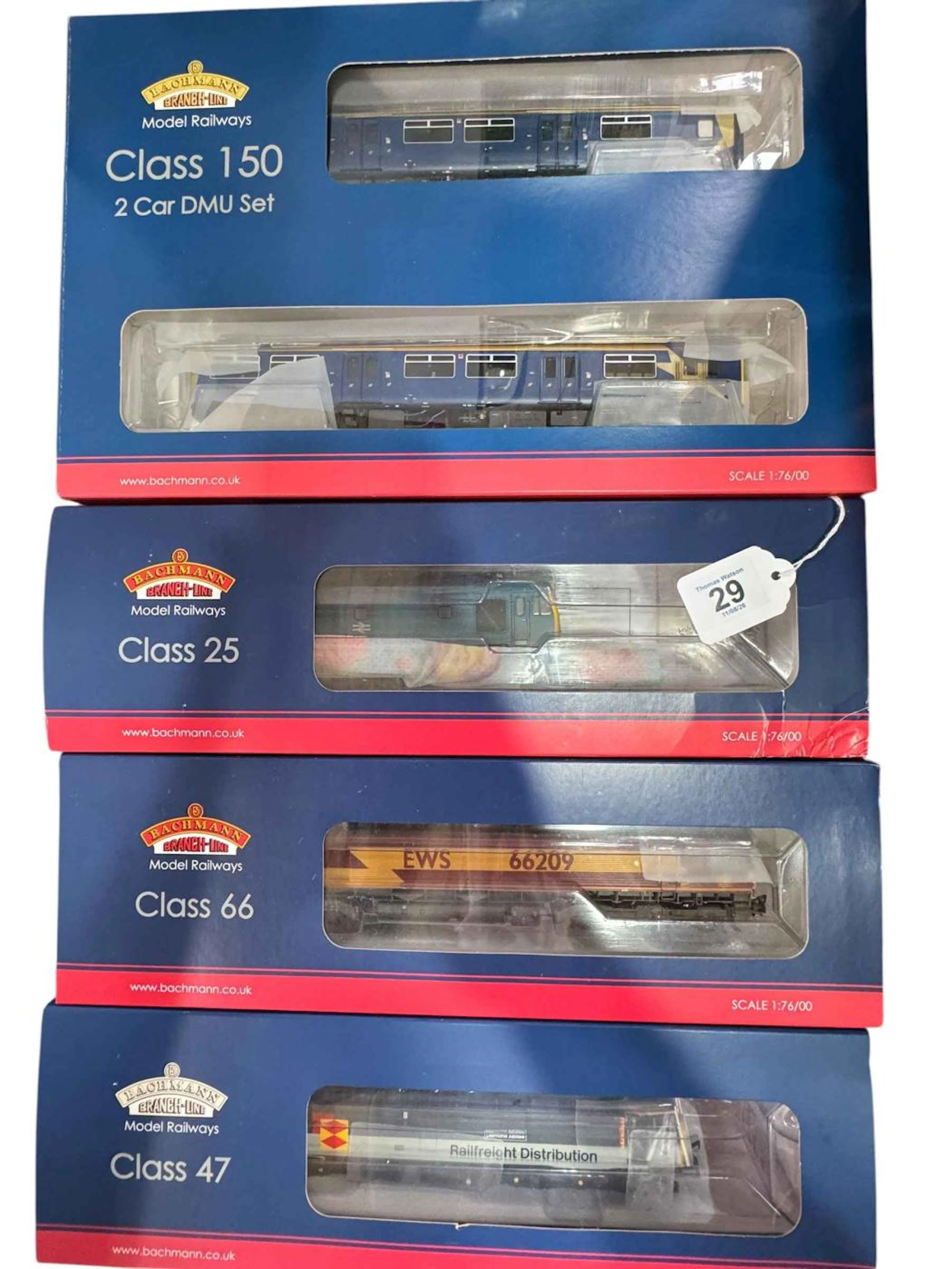 Bachmann 32-925 Class 150/1 DMU Two Car First Northwestern, 32-407