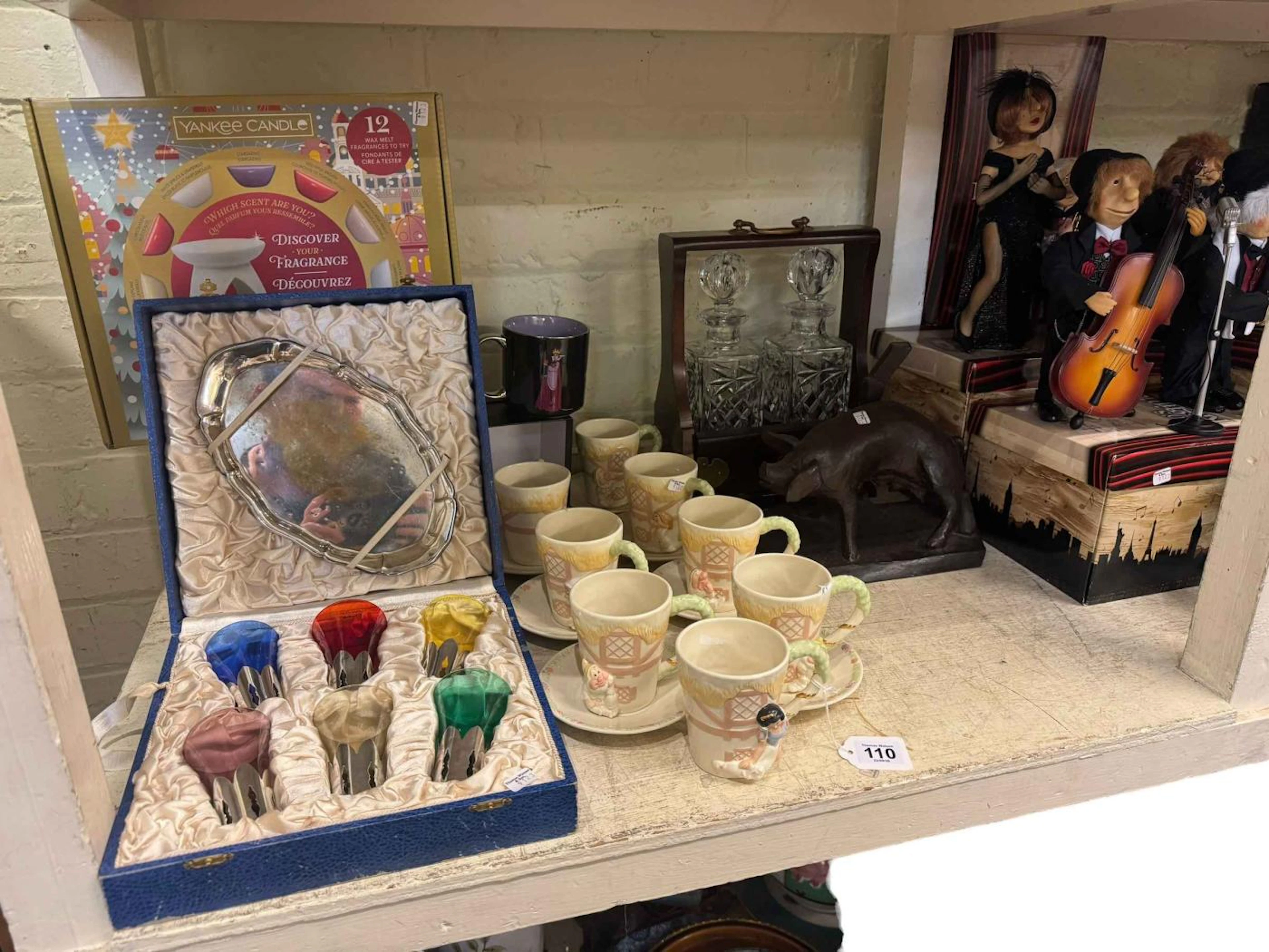 Lenox Disney Snow White and the Seven Dwarfs teacup set, nine Hobo's