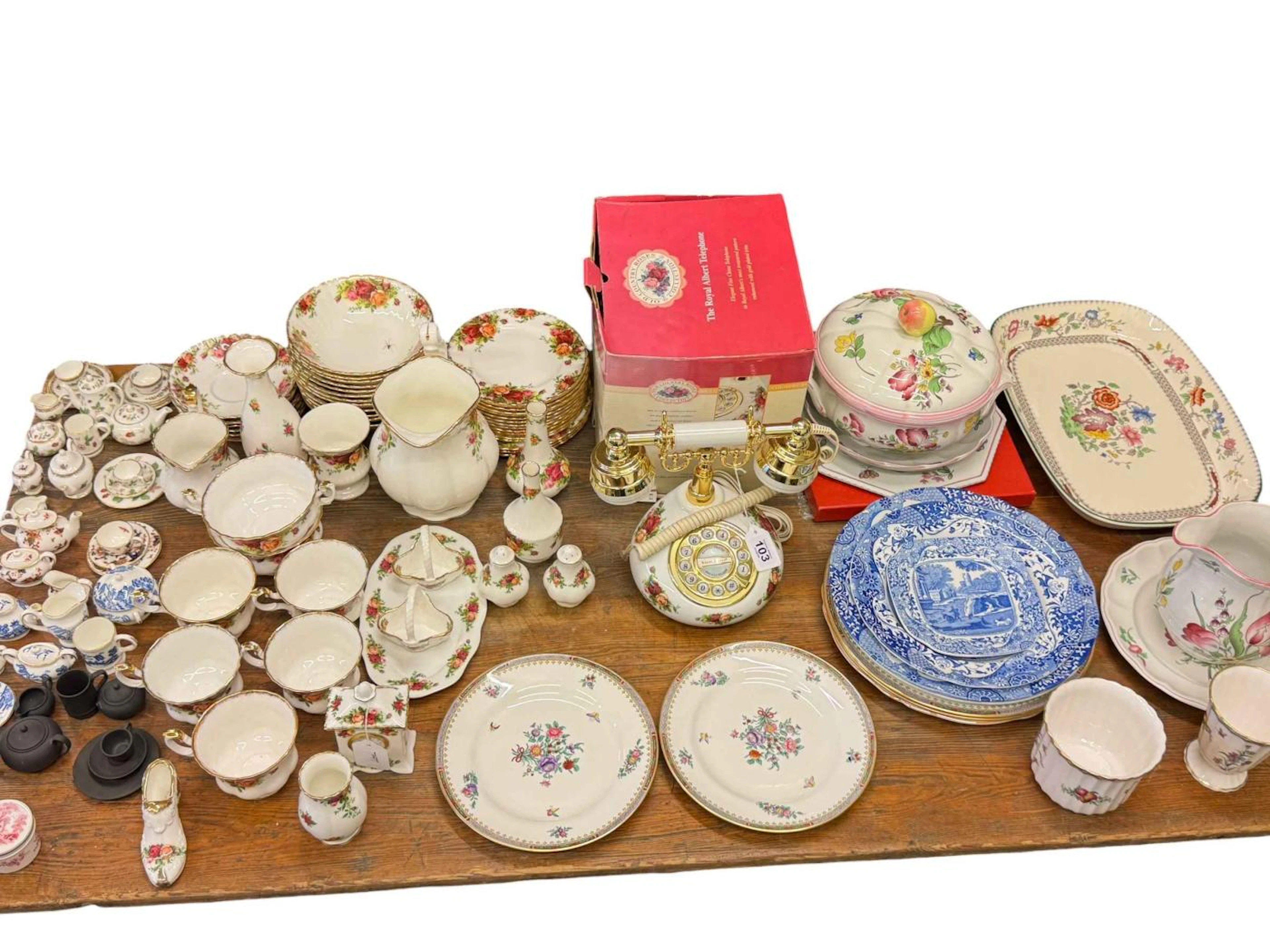 Royal Albert Old Country Roses teaware, miniature dolls teaware and