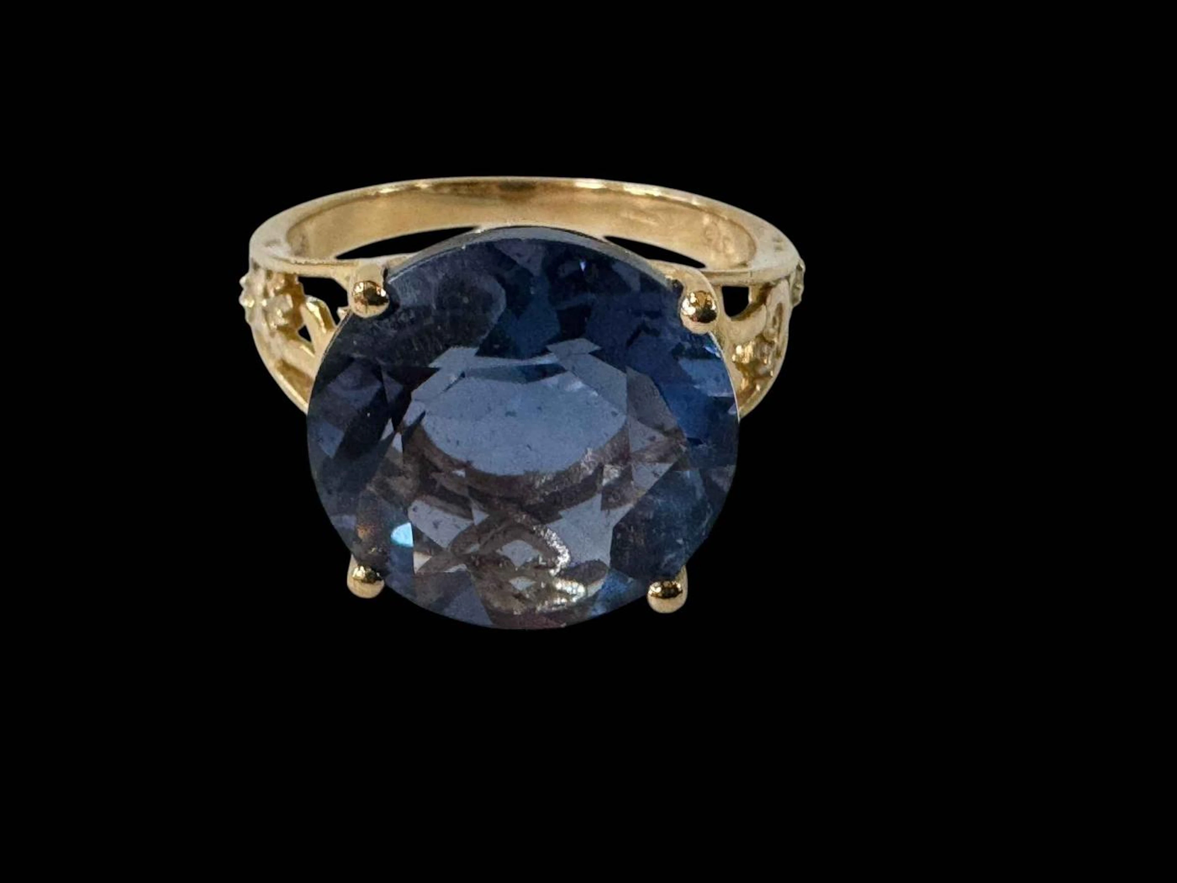 Large colour change fluorite 9k gold ring, size S.