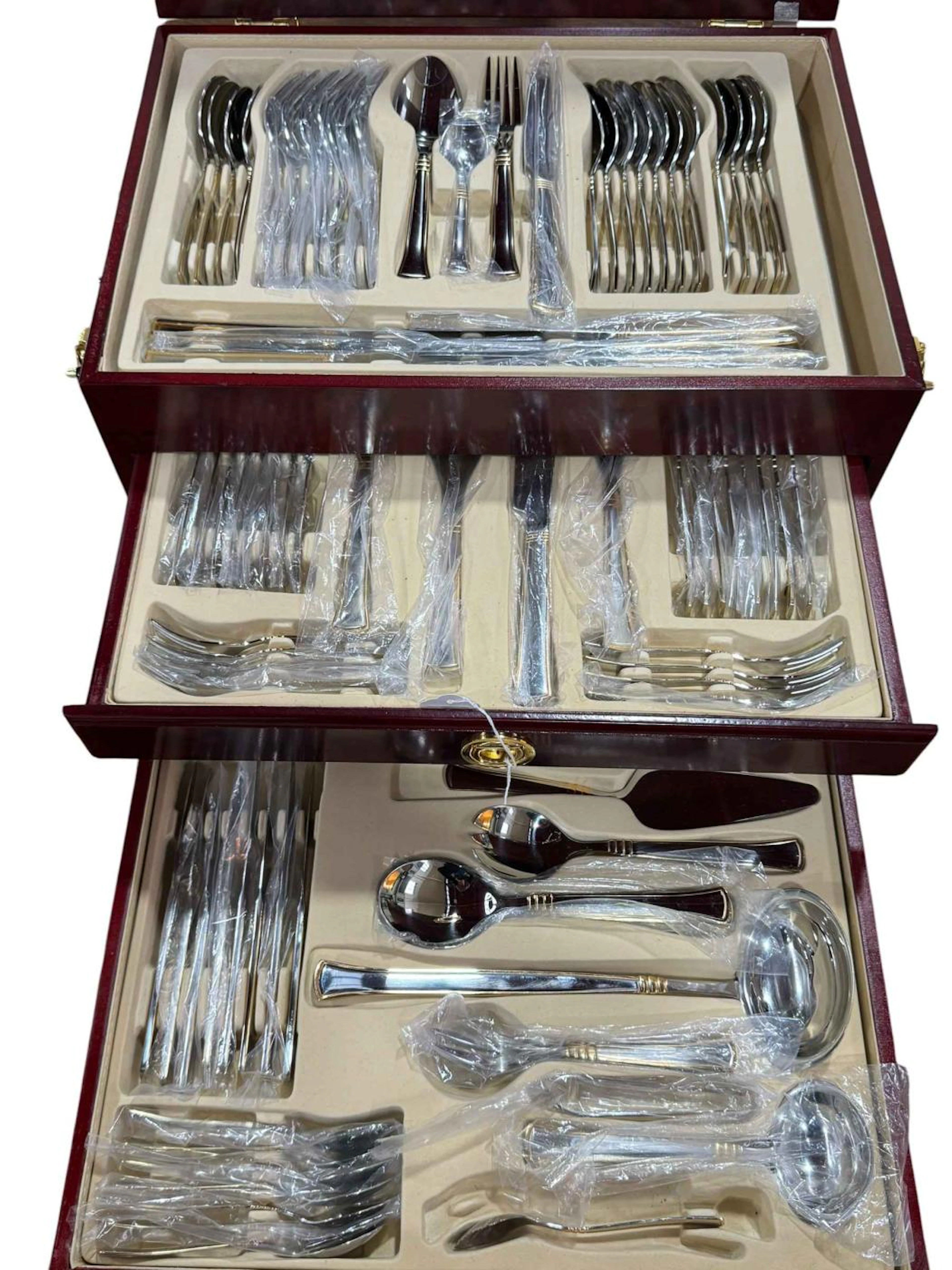 SBS Solingen canteen of cutlery (little if any use).