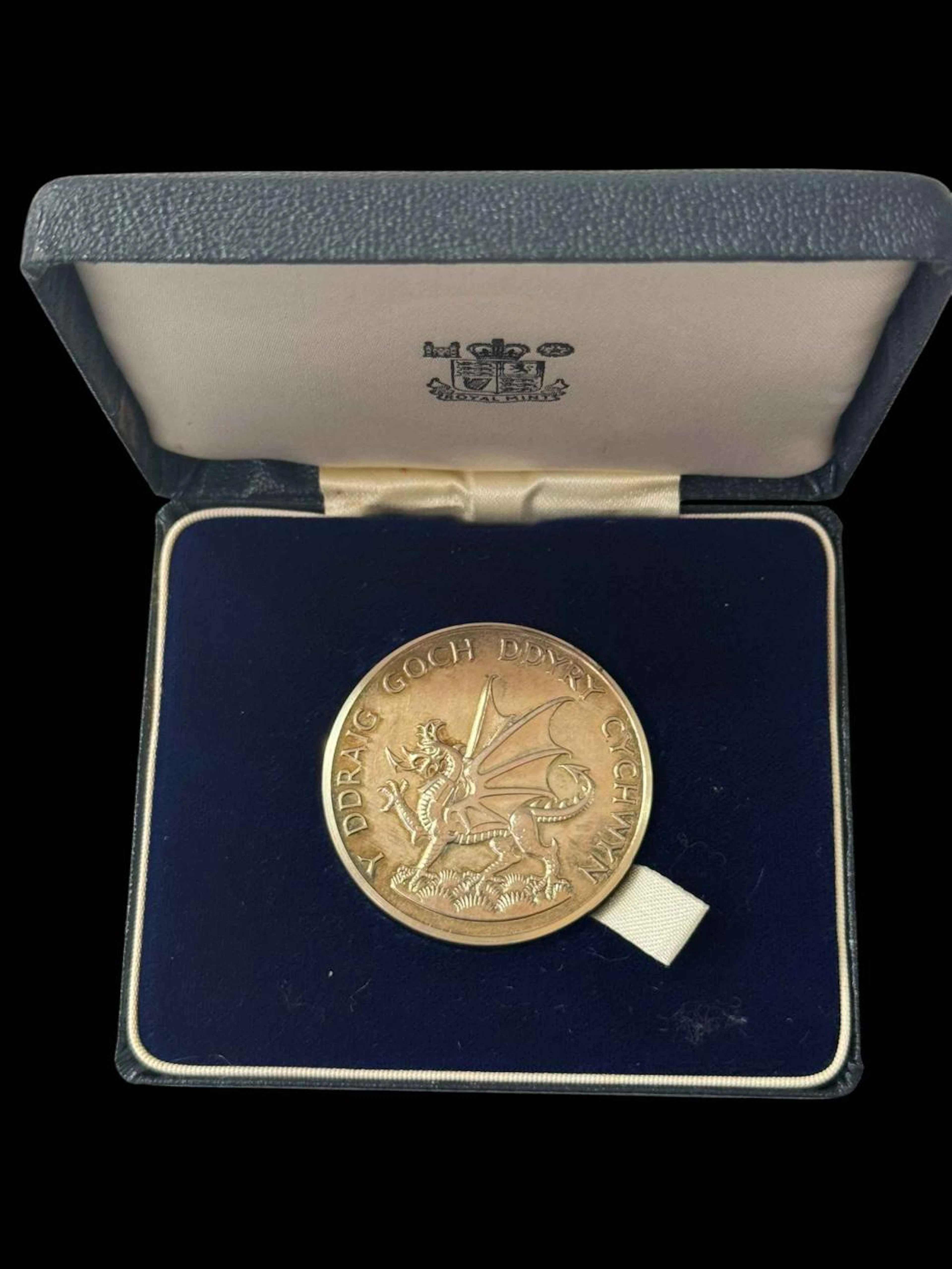 Charles Prince of Wales Investiture silver coin.