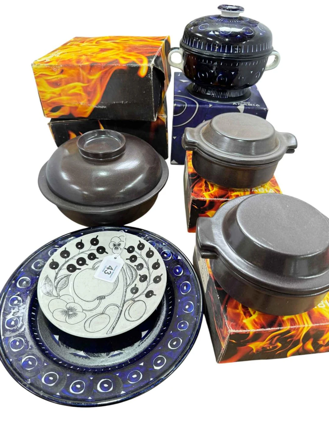 Collection of Arabia Finland tableware.