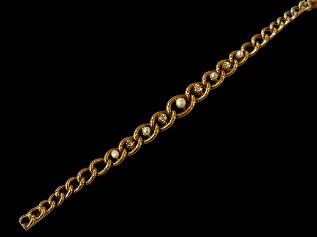 Diamond and pearl set 15 carat gold graduated link bracelet, 17cm