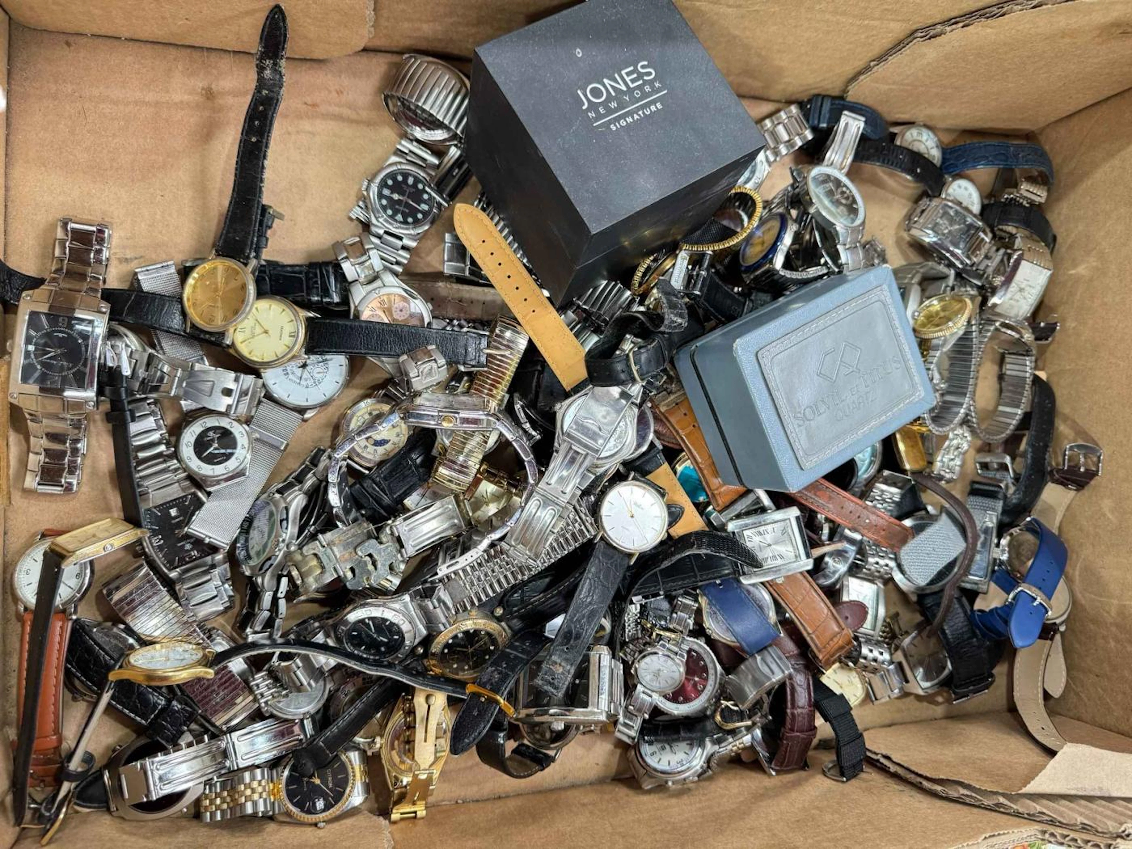 Large collection of Gents wristwatches.