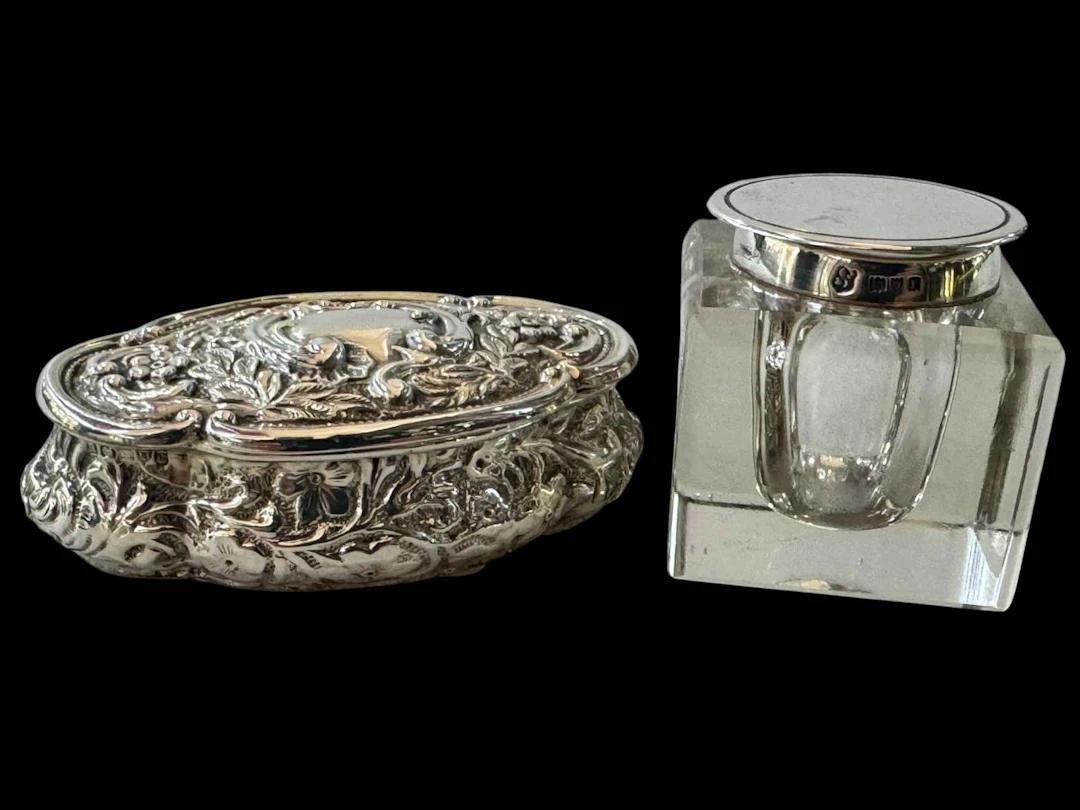 Edwardian embossed silver ring box Chester 1903, and silver topped